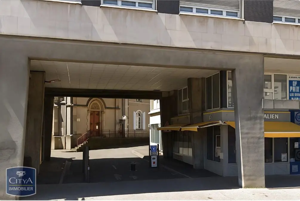 Photo 1 Parking