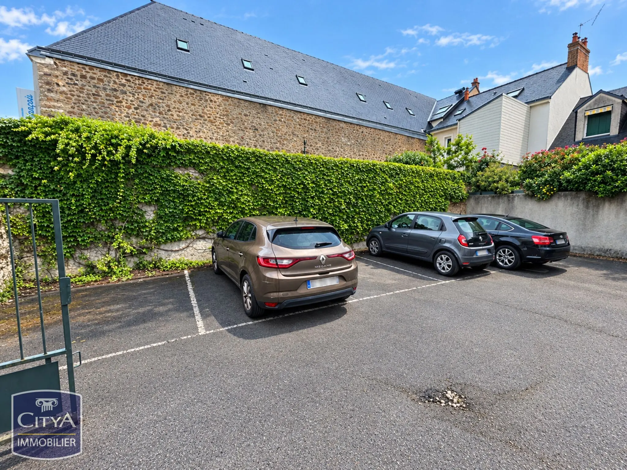 Photo 2 Parking 8m²