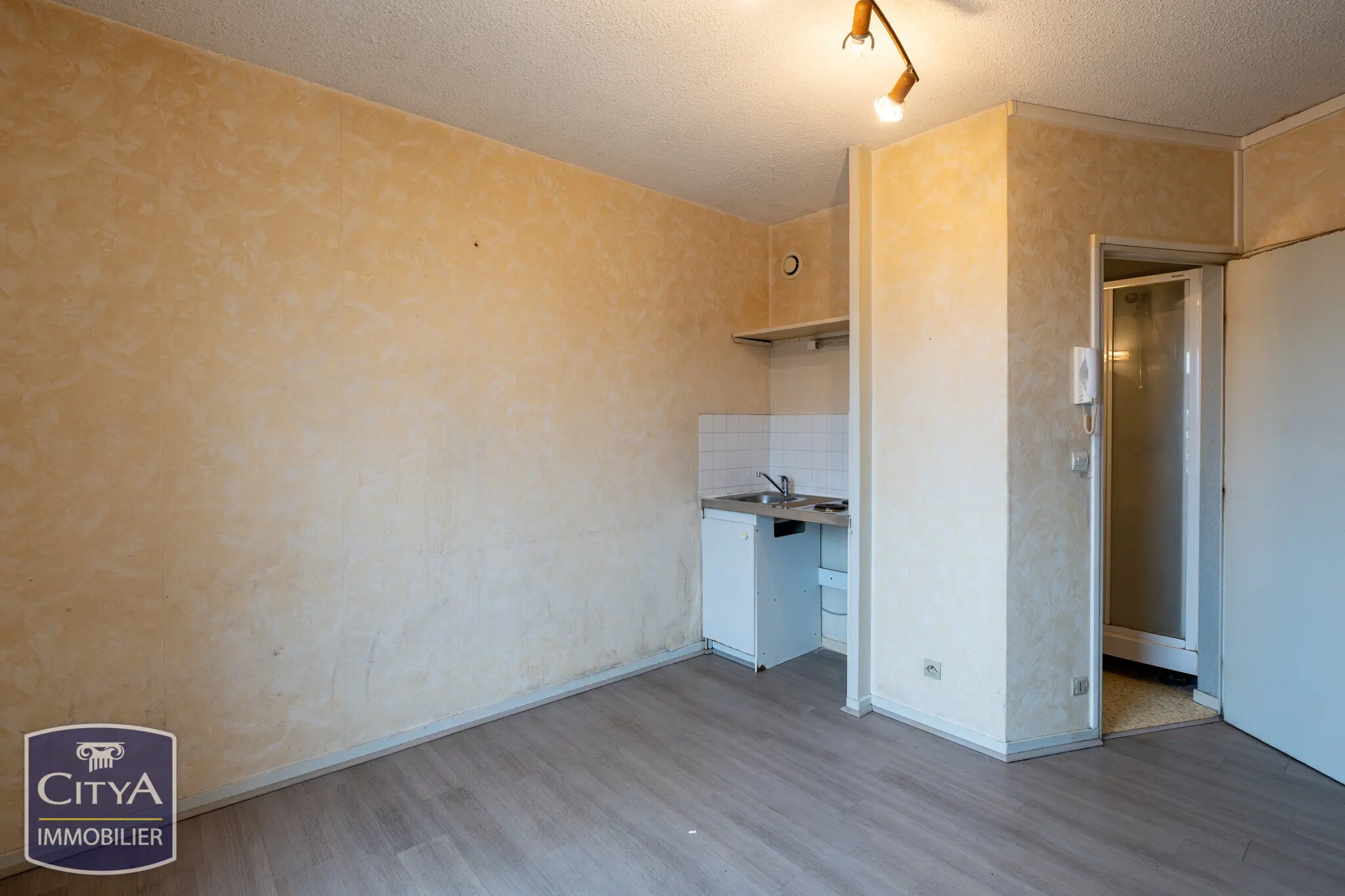 Photo 2 Appartement 1 pièce 15.44m²