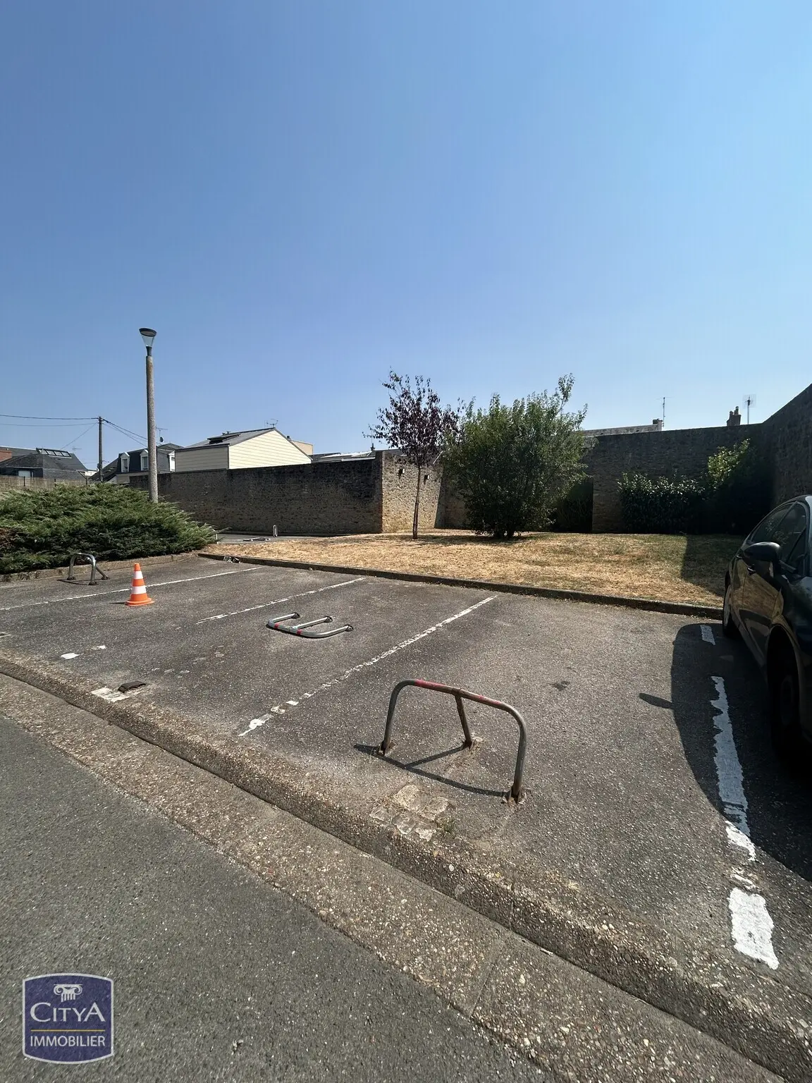 Photo 1 Parking 12m²