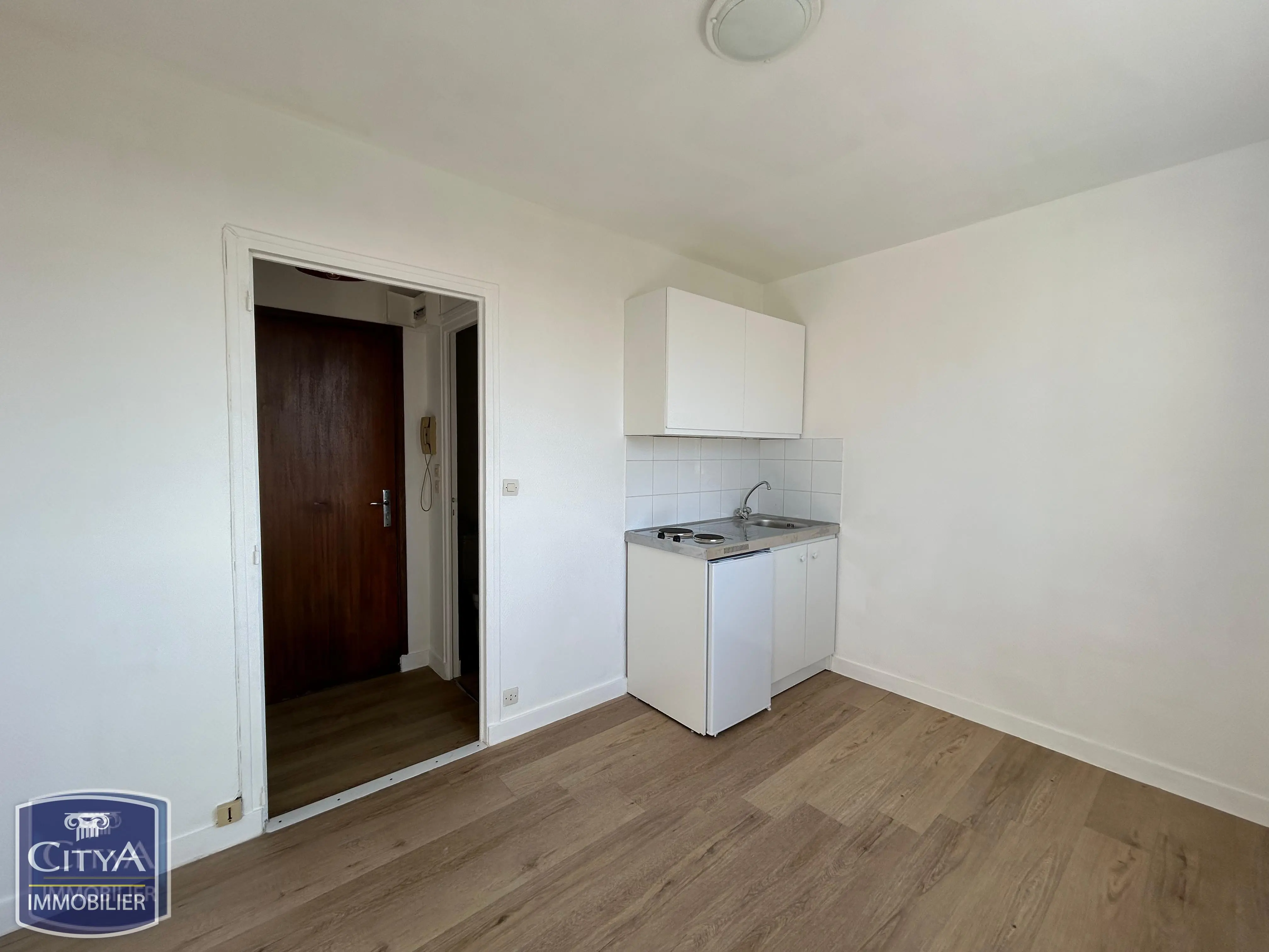 Photo 1 Appartement 1 pièce 13.37m²