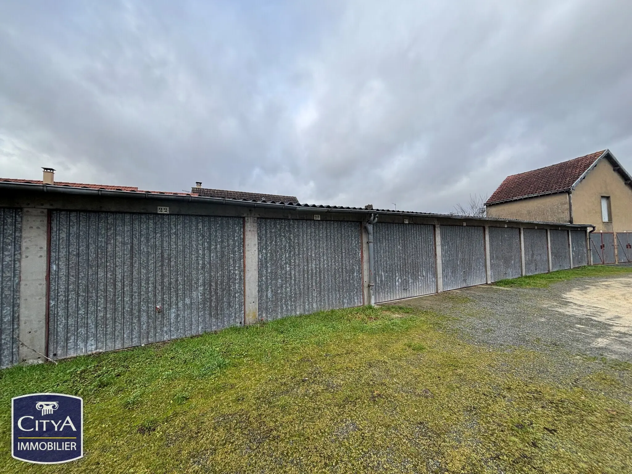 Photo 1 Parking 13m²