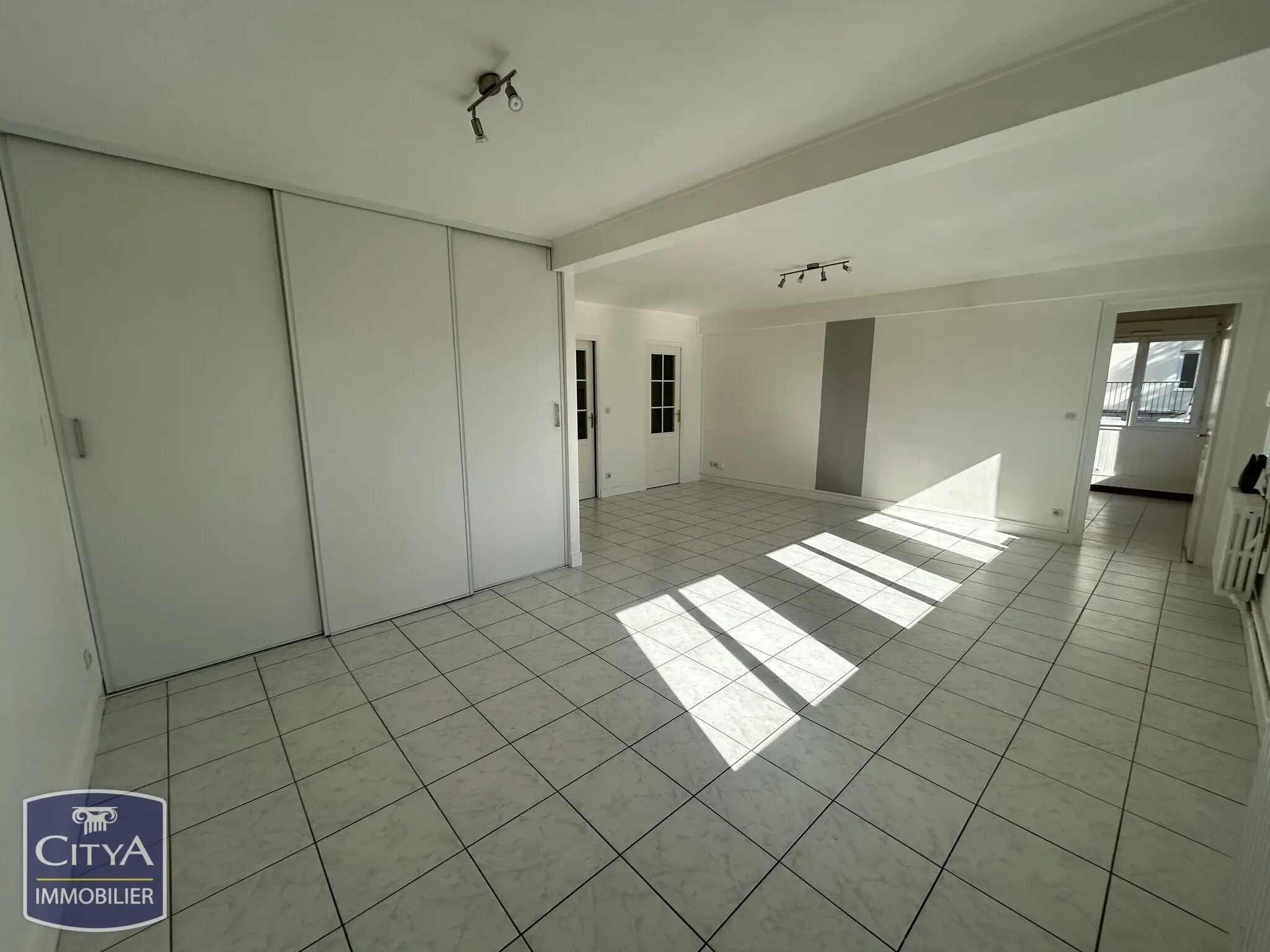 Photo 8 Appartement 5 pièces 76.42m²