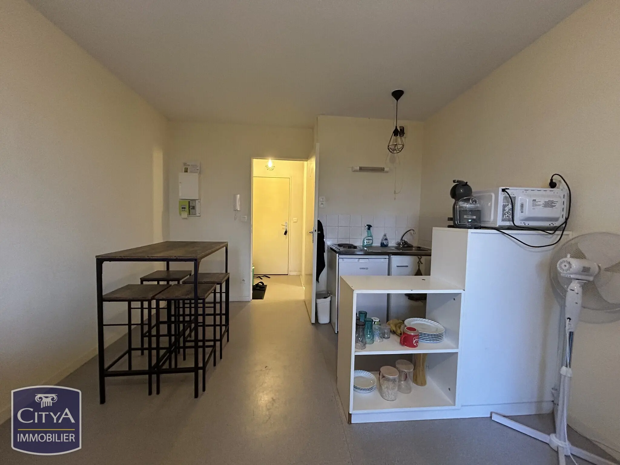 Photo 2 Appartement 1 pièce 23.57m²