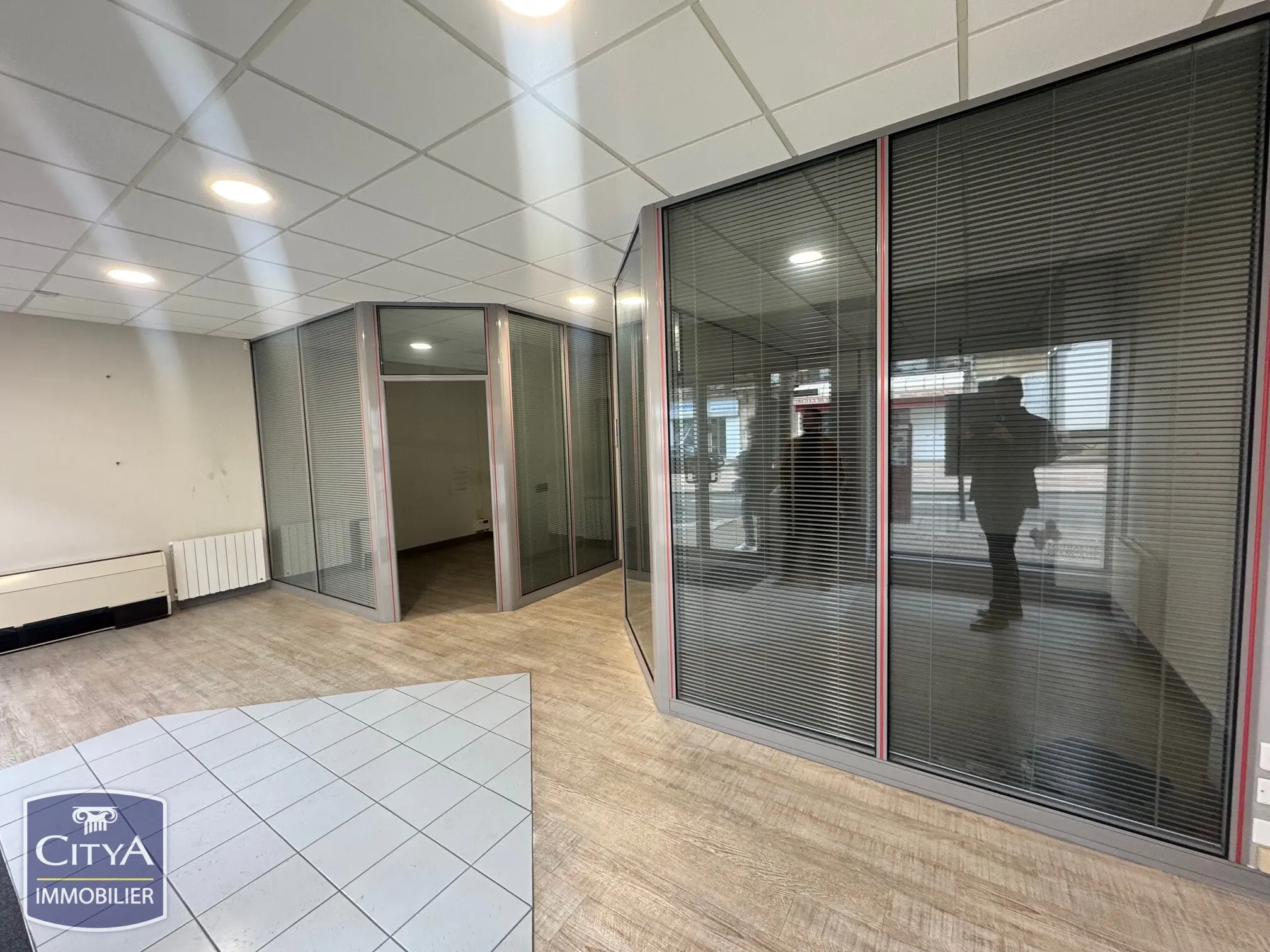 Photo 1 Local Commercial 164m²