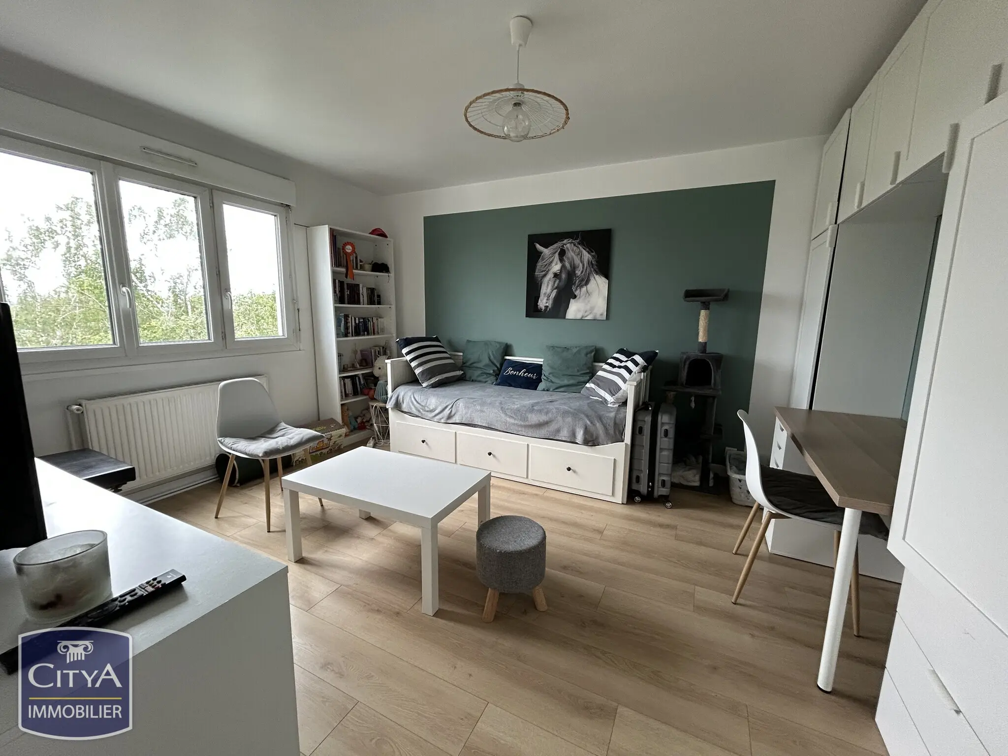 Photo 1 Appartement 1 pièce 27.36m²