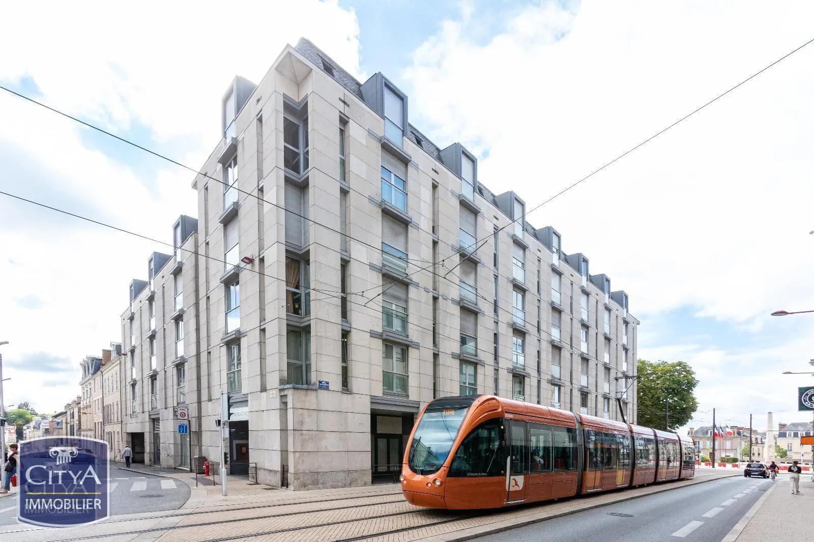 Photo 1 Parking 12m²
