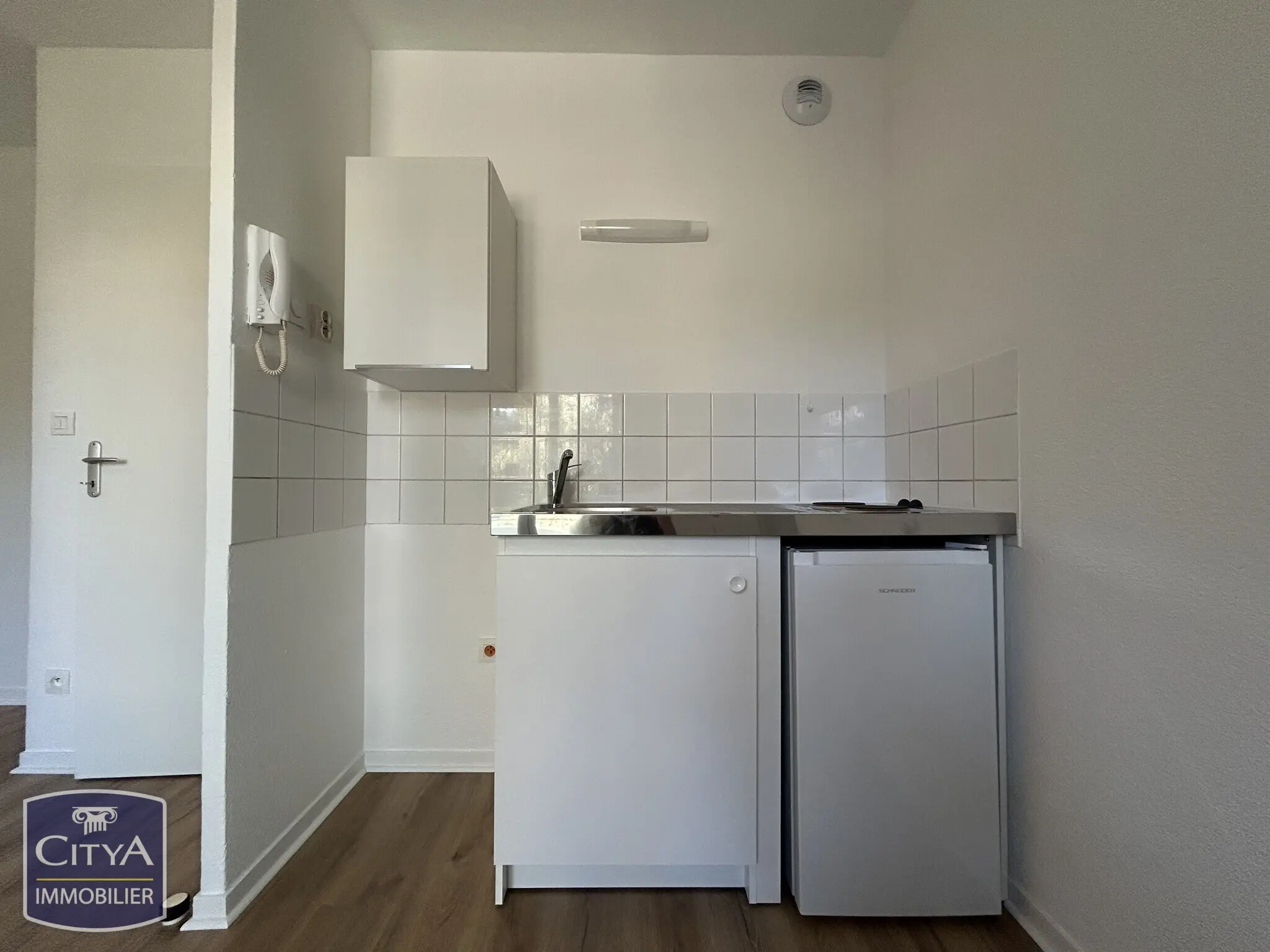 Photo 2 Appartement 1 pièce 31.57m²