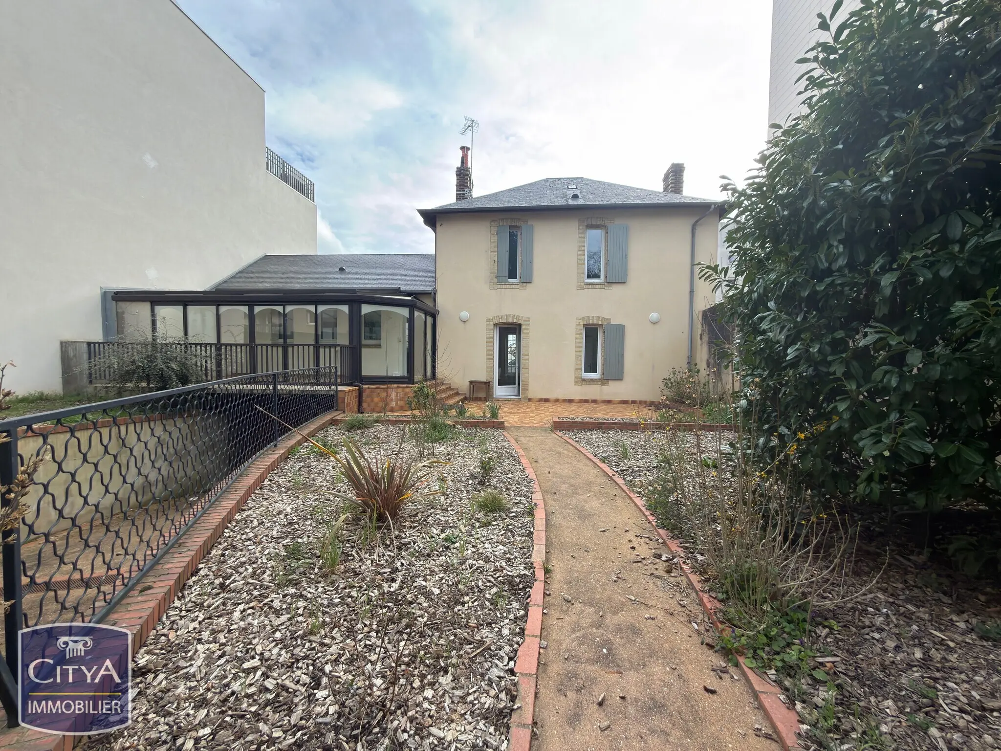 Photo 1 Maison 5 pièces 137m²