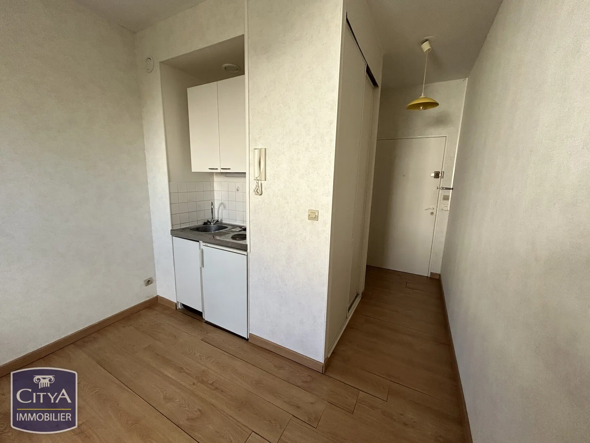 Photo 1 Appartement 1 pièce 17.89m²