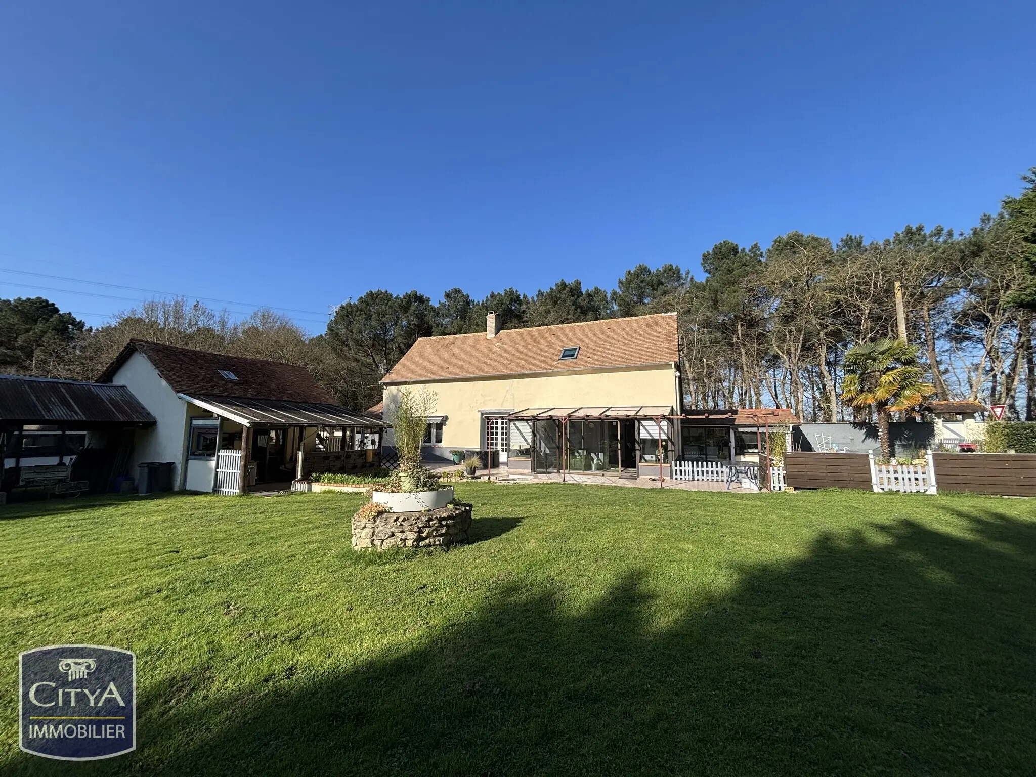 Photo 1 Maison 4 pièces 148m²