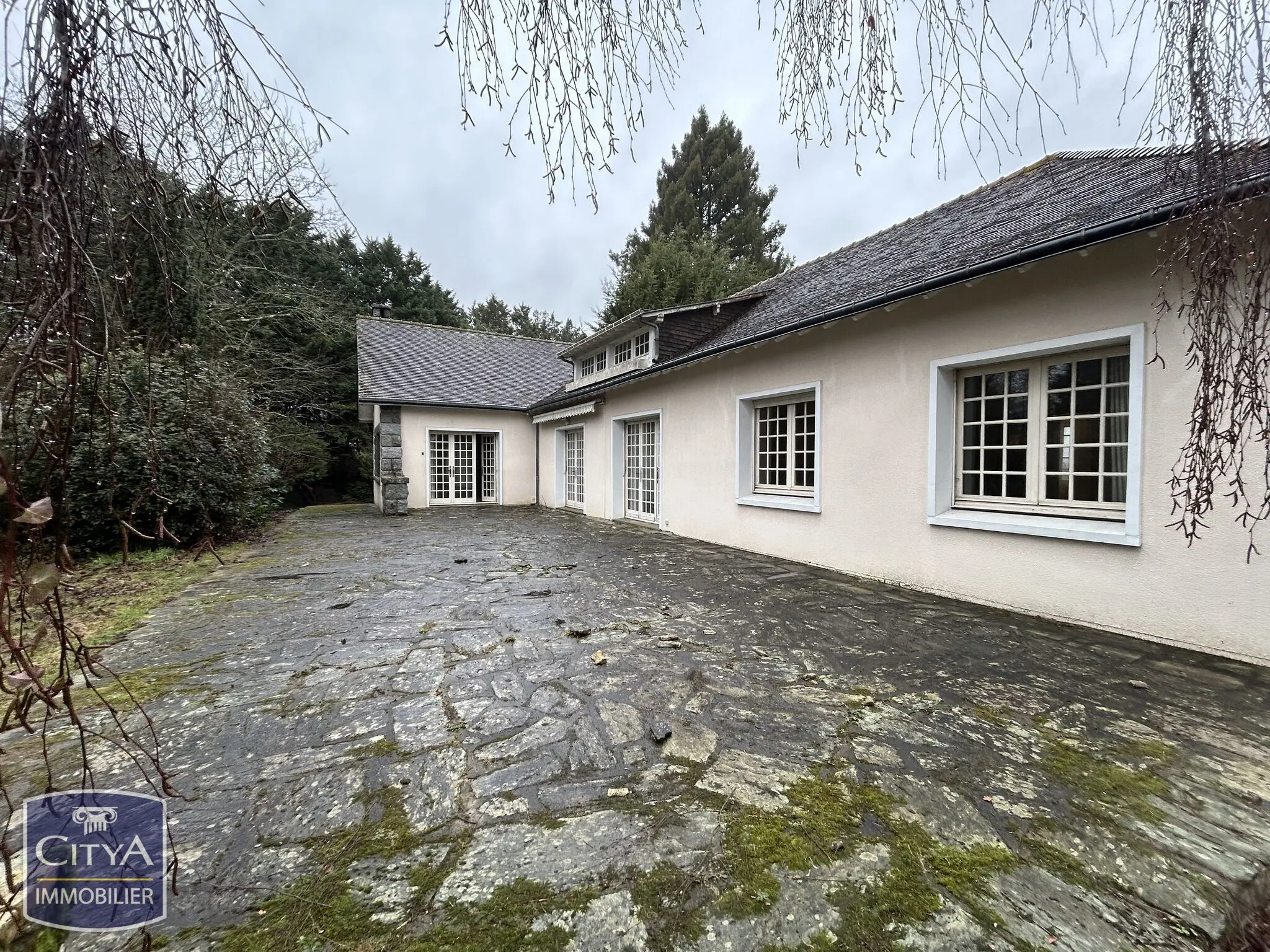 Photo 1 Maison 8 pièces 195m²