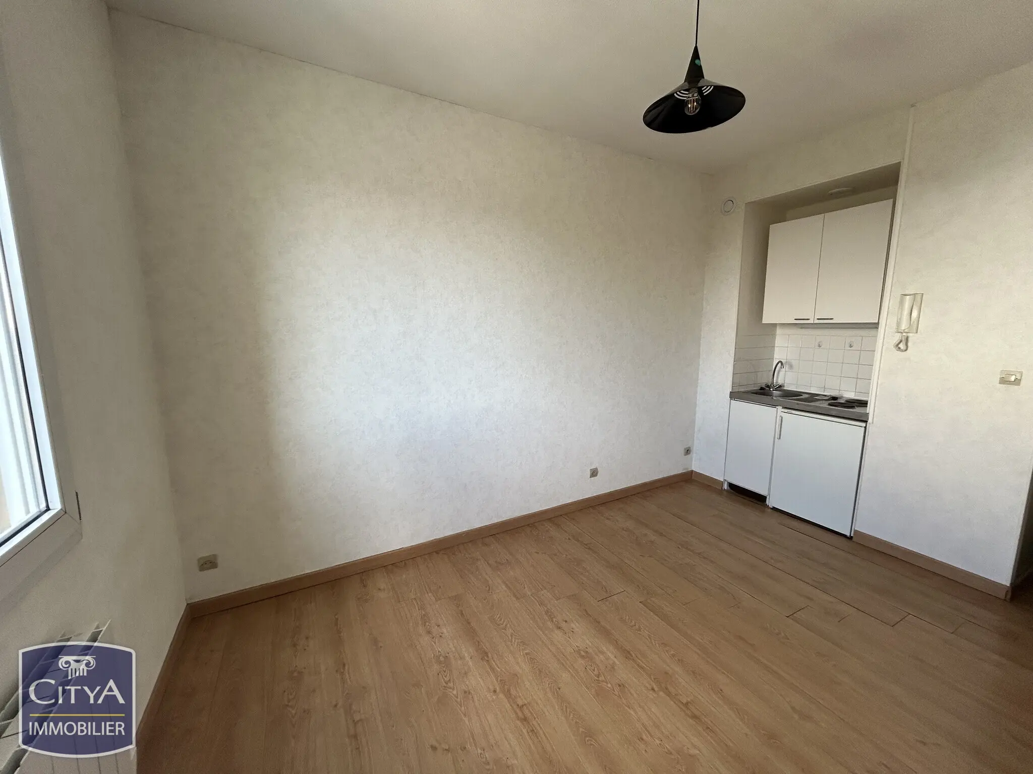 Photo 2 Appartement 1 pièce 17.89m²