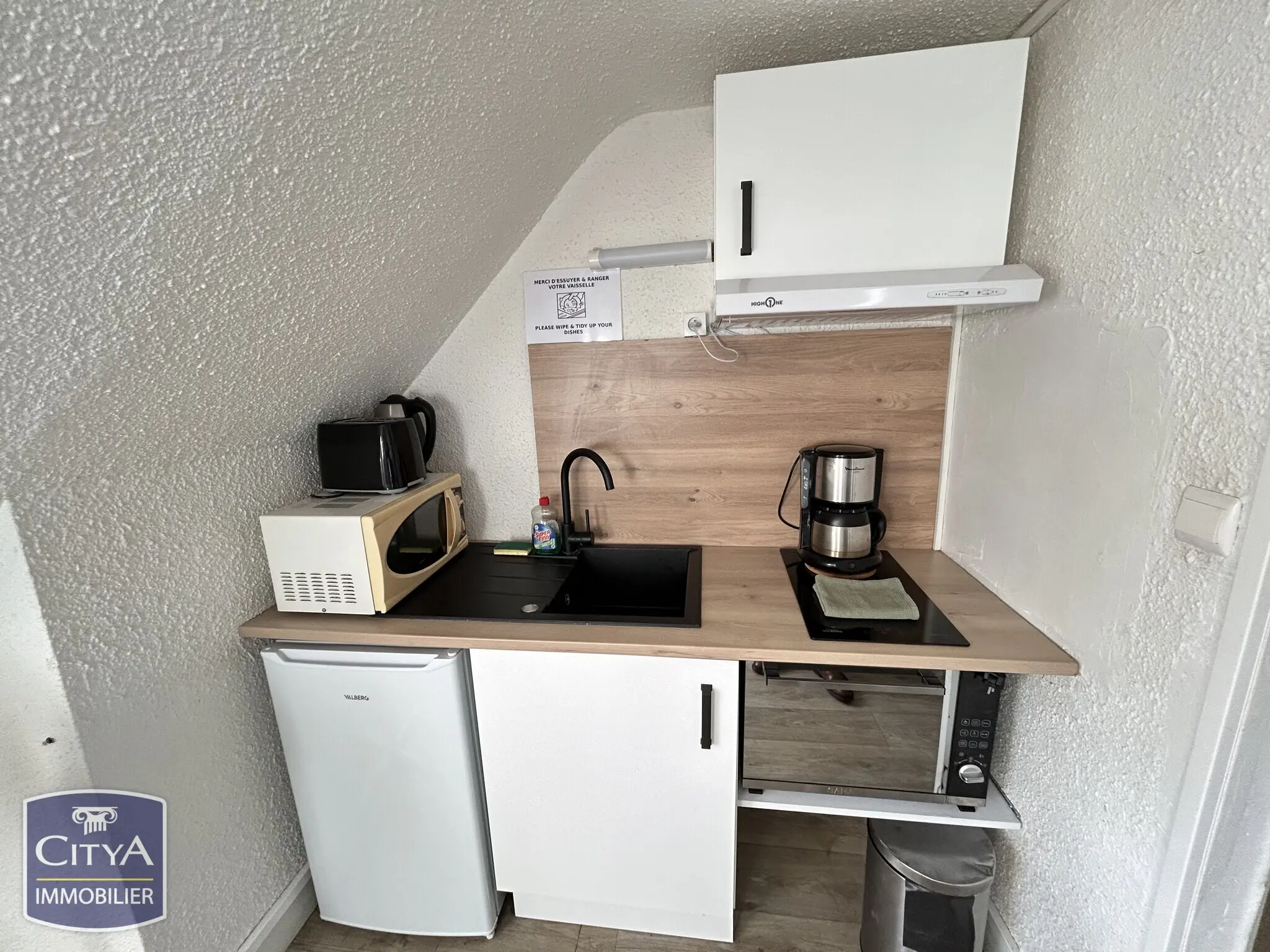 Photo 2 Appartement 1 pièce 13.61m²