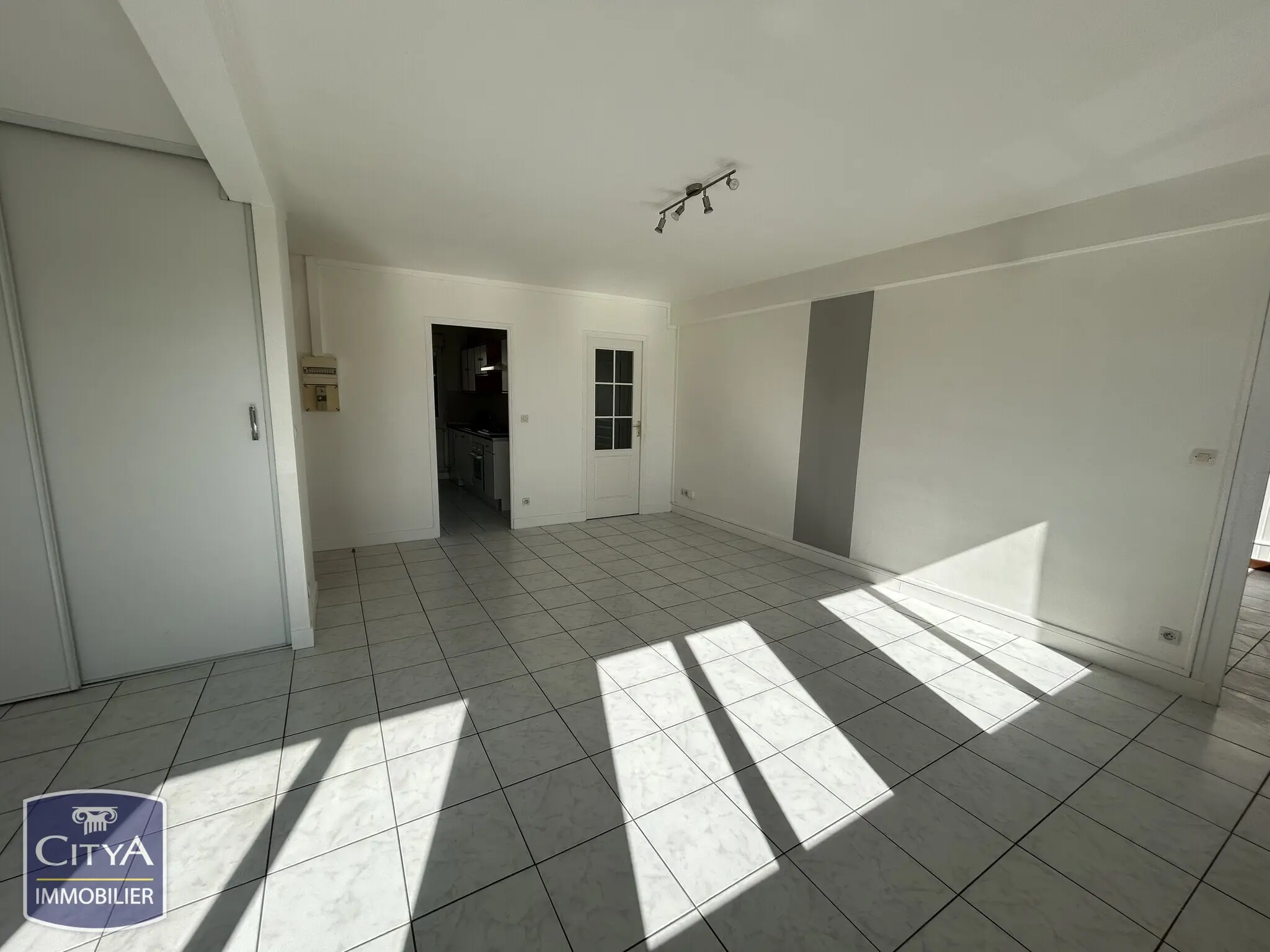 Photo 2 Appartement 5 pièces 76.42m²