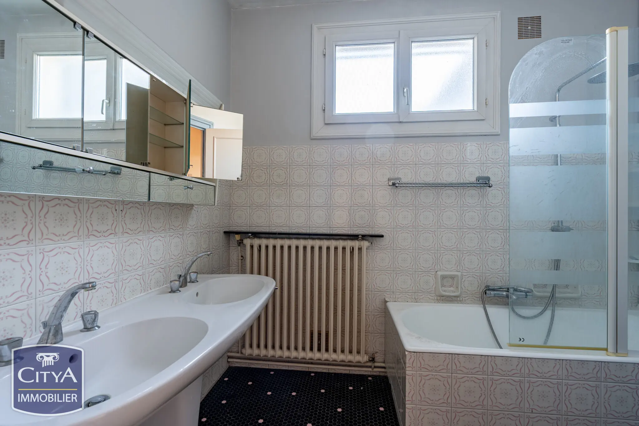 Photo 8 Immeuble 196.37m²