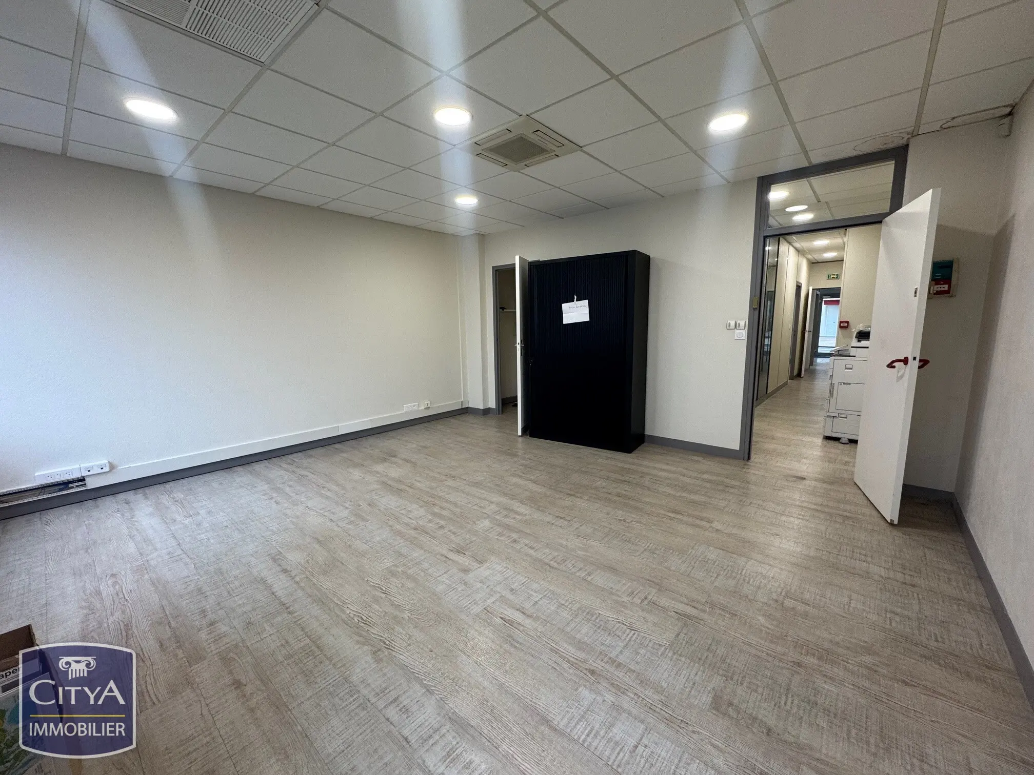 Photo 2 Local Commercial 164m²