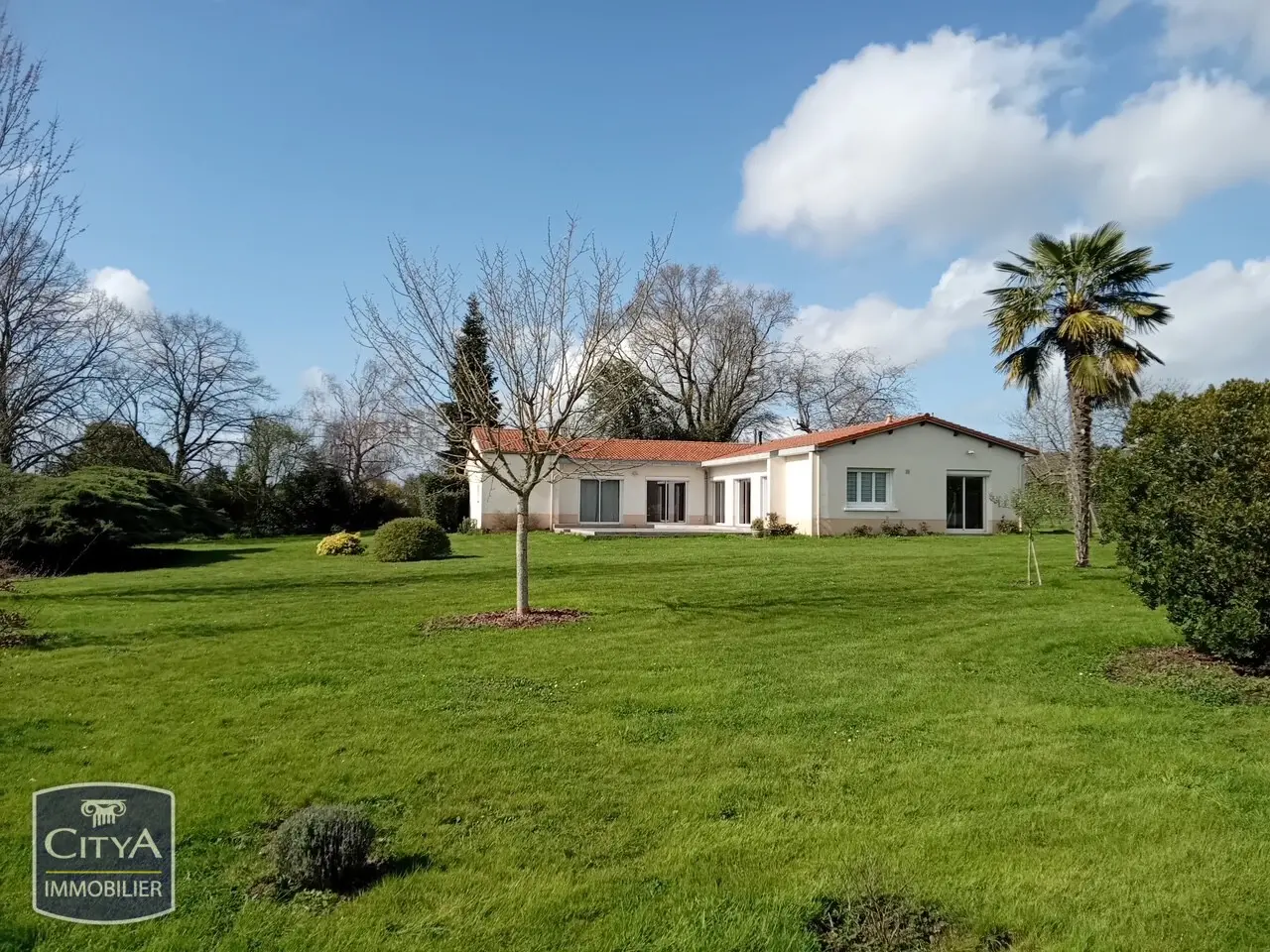 Photo 1 Maison 5 pièces 170m²