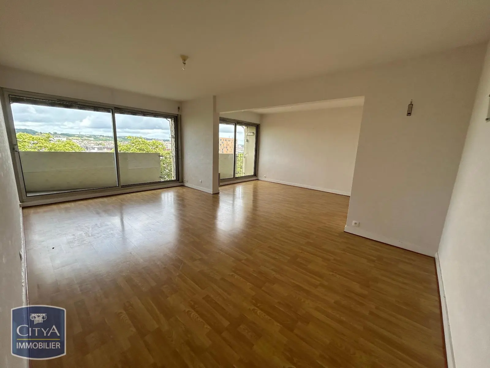 Photo 1 Appartement 5 pièces 106.59m²