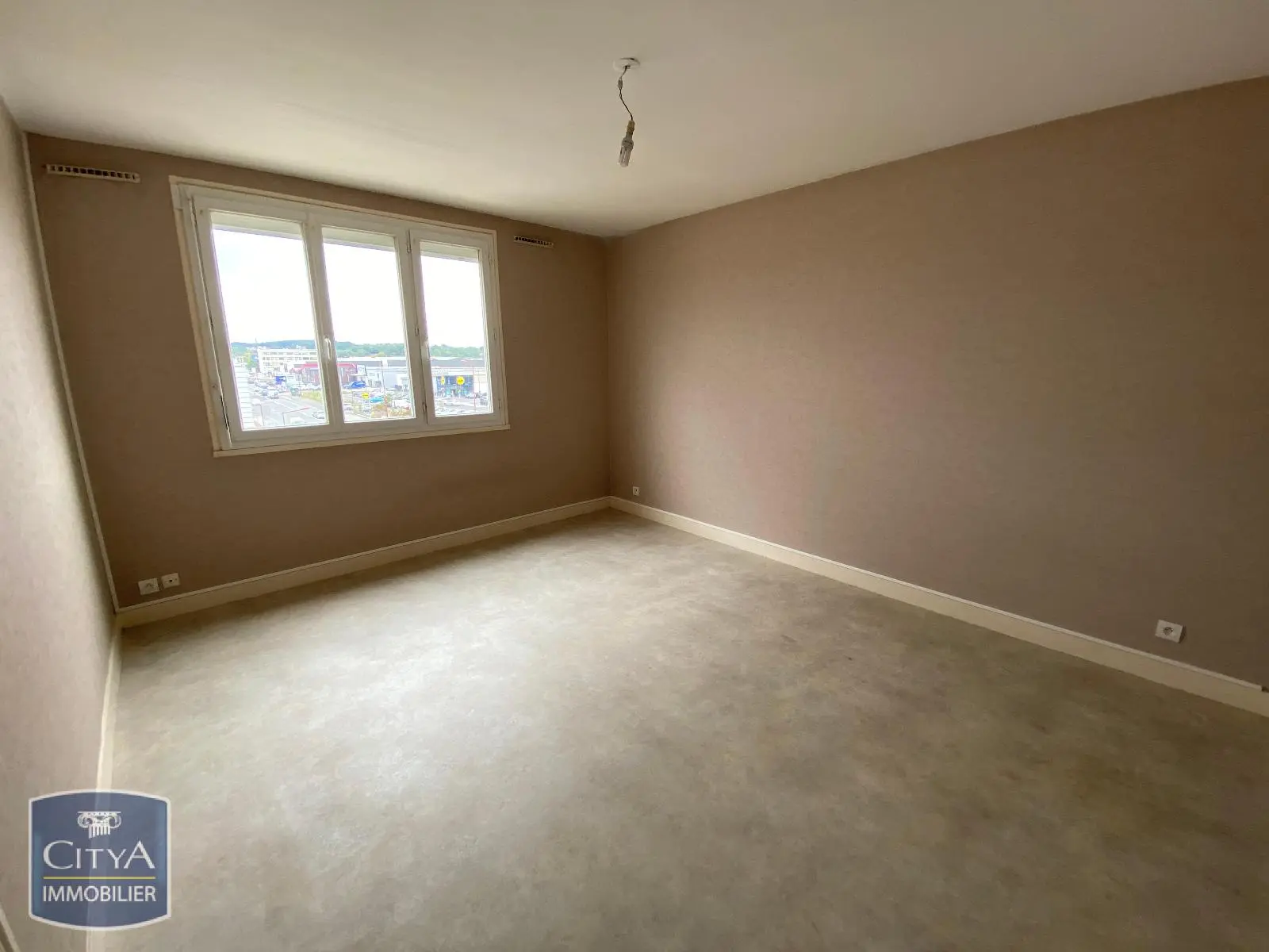 Photo 2 Appartement 1 pièce 27.96m²