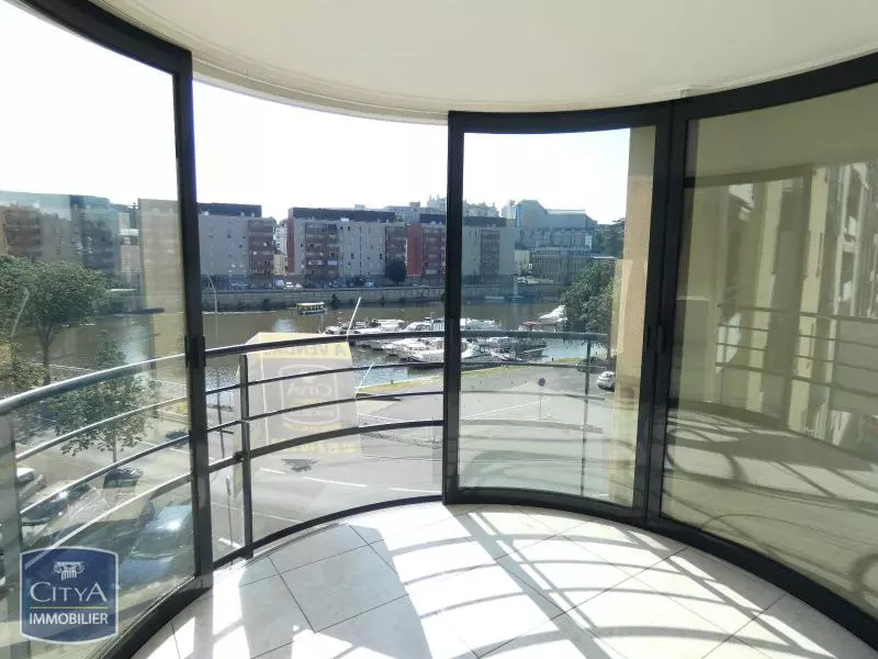 Illustration pour Appartement 5 pièces 113.57m² Photo Appartement 5 pièces 113.57m²