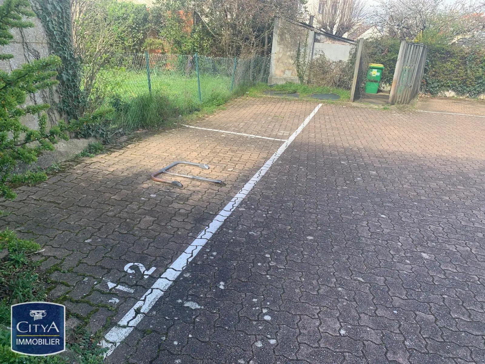 Photo 1 Parking