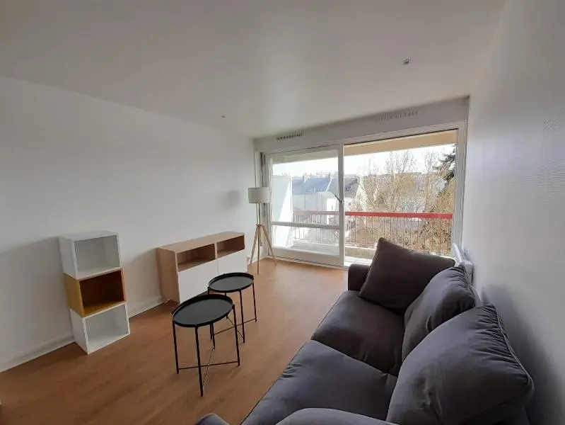 A LOUER LE MANS LOCATION 1 PIECE MEUBLE PARKING BALCON
