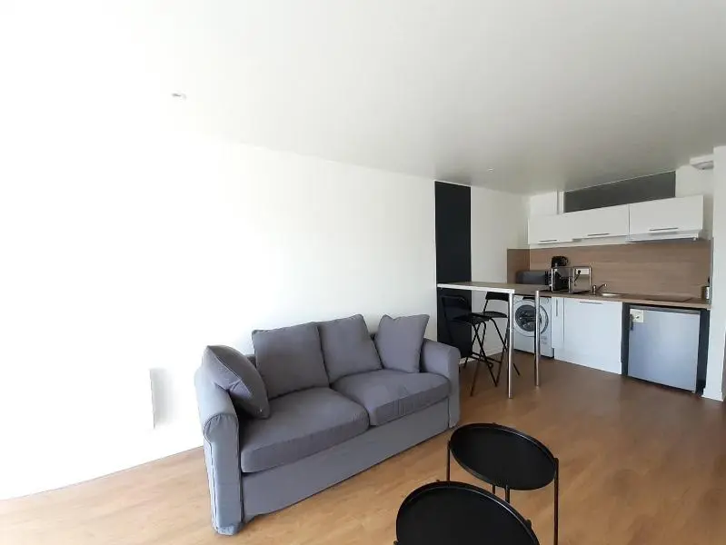 A LOUER LE MANS LOCATION 1 PIECE MEUBLE PARKING BALCON