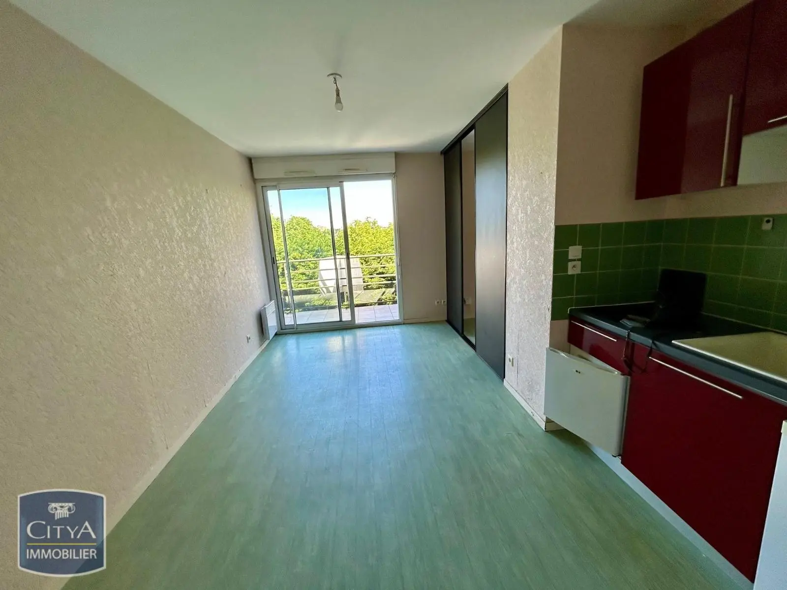 Photo 1 Appartement 1 pièce 27.1m²