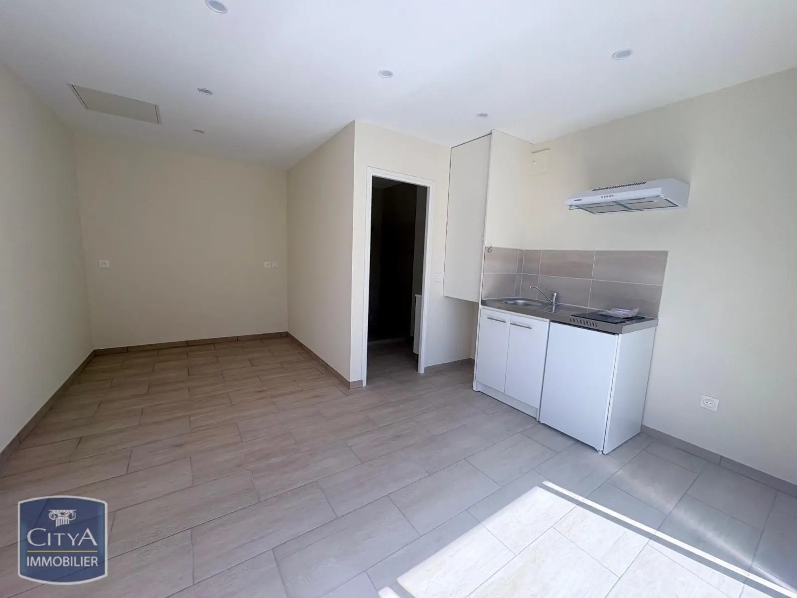 Photo 2 Appartement 1 pièce 19.01m²