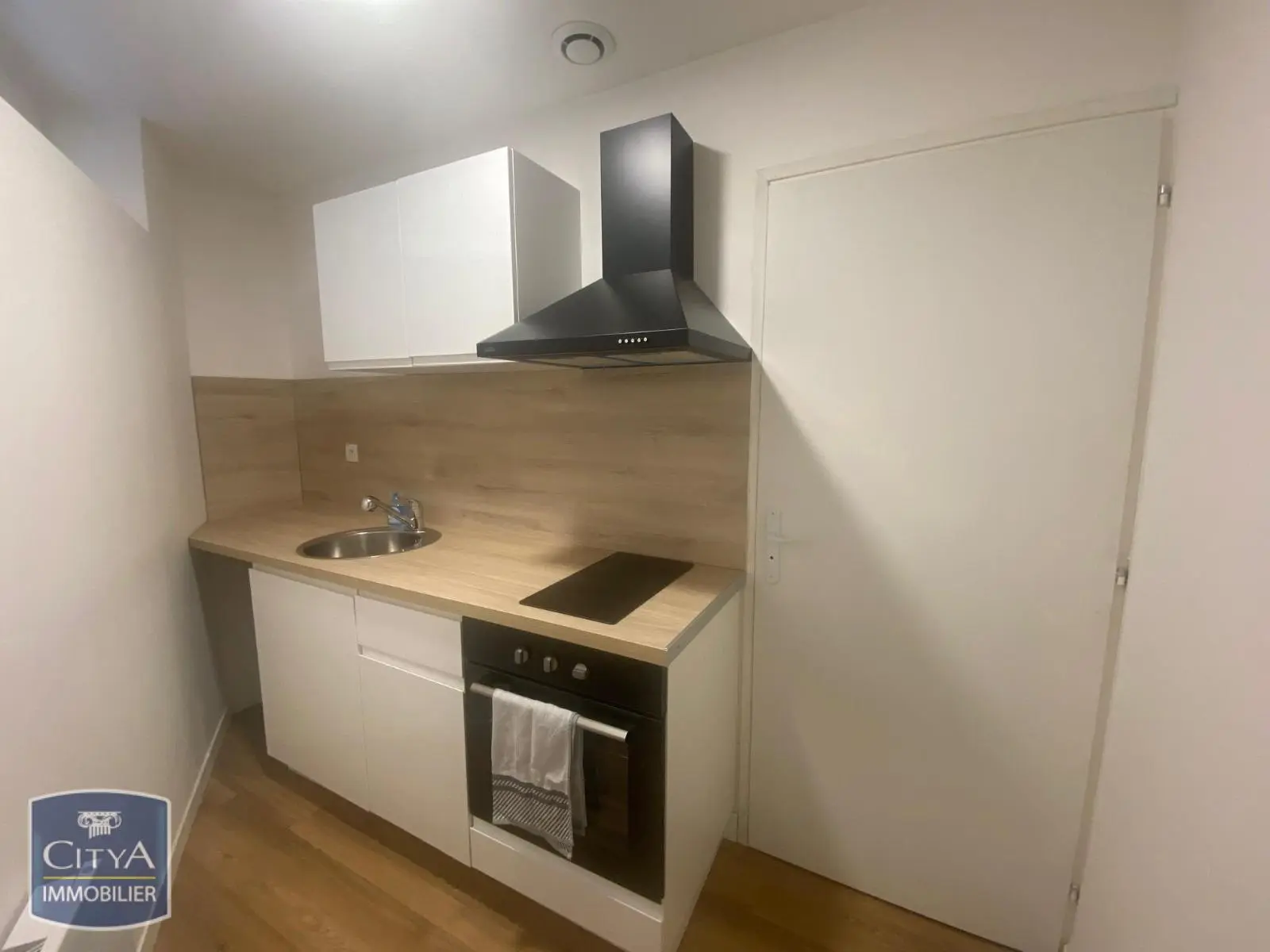T1 MEUBLE TOUTES CHARGES COMPRISES