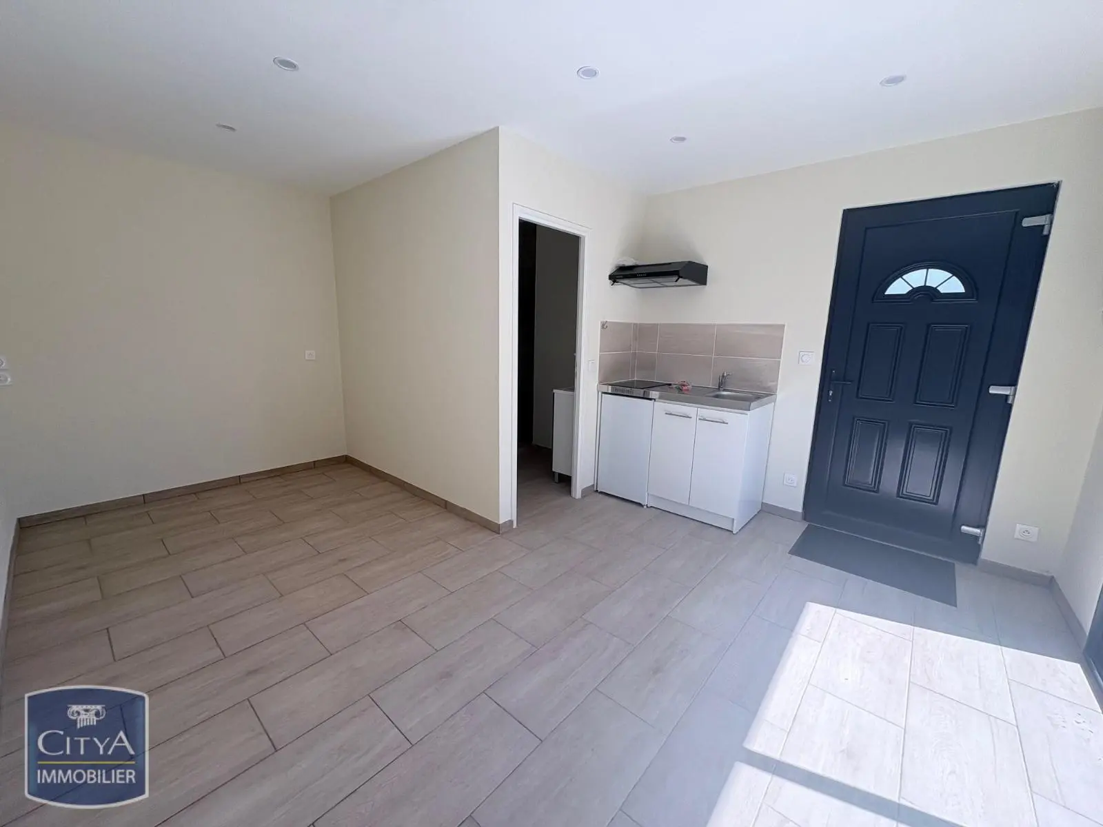 Photo 2 Appartement 1 pièce 18.8m²