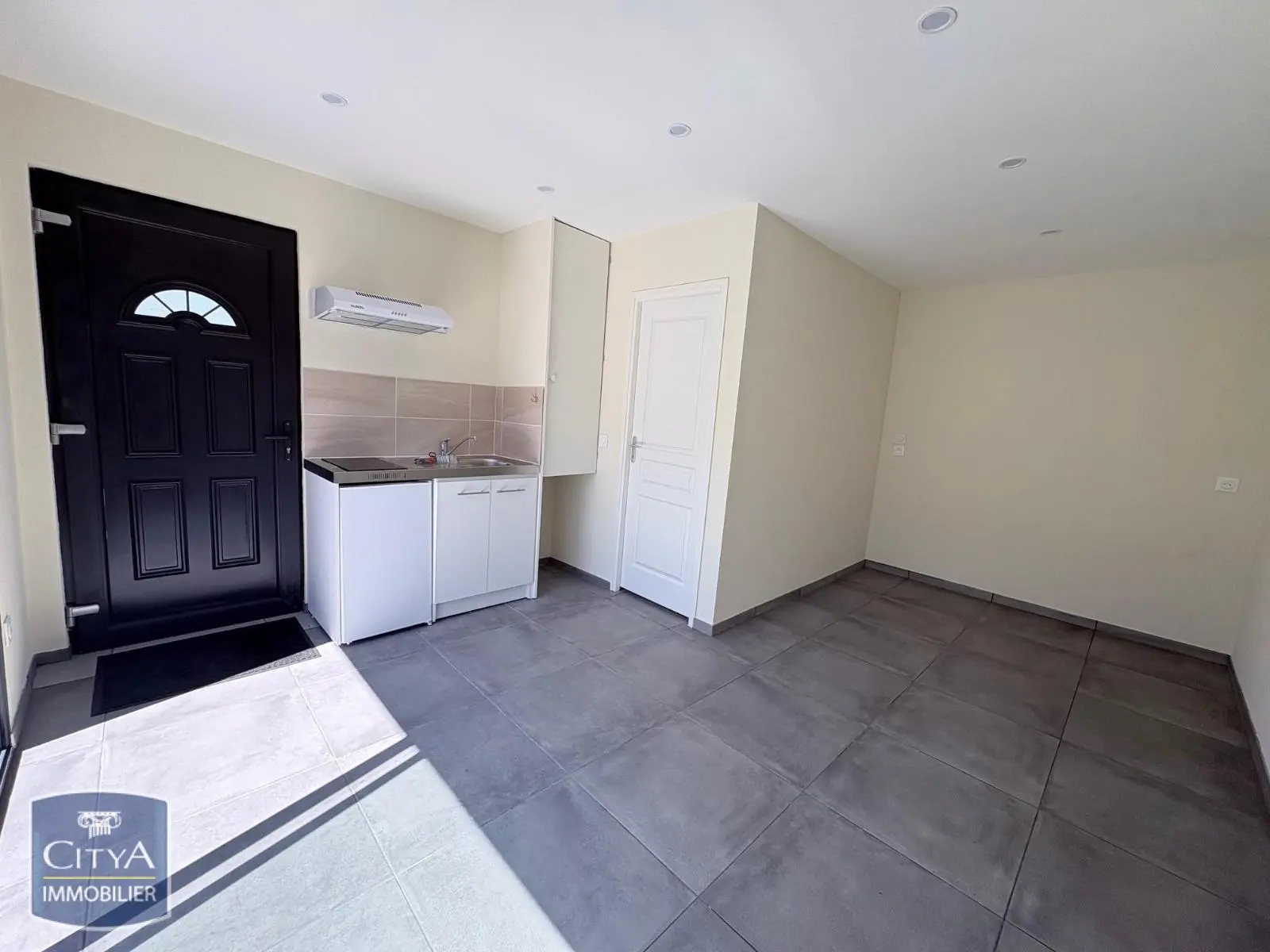 Photo 2 Appartement 1 pièce 19.2m²