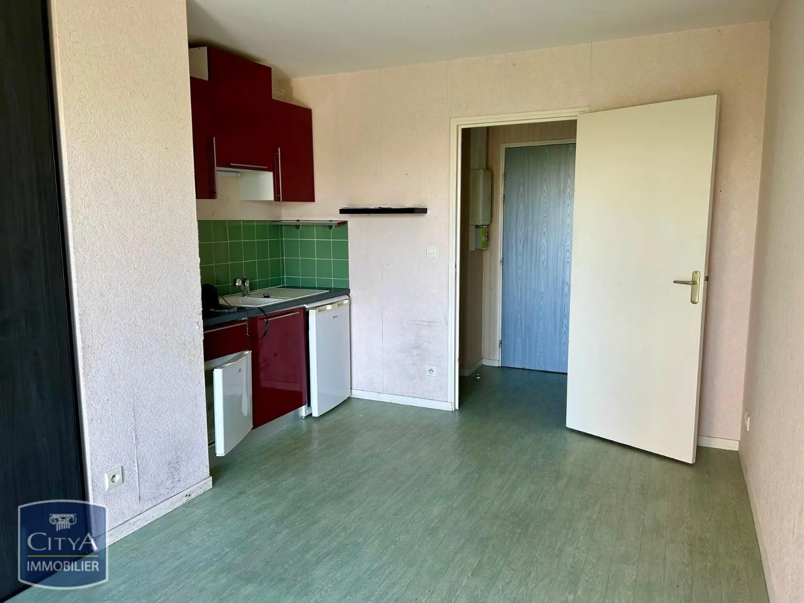 Photo 2 Appartement 1 pièce 27.1m²