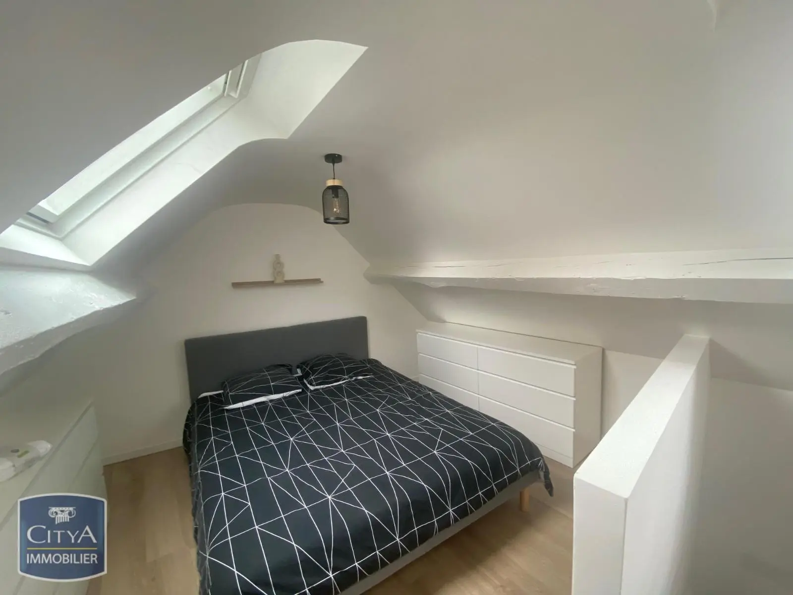 DUPLEX T1 BIS MEUBLE TOUTES CHARGES COMPRISES