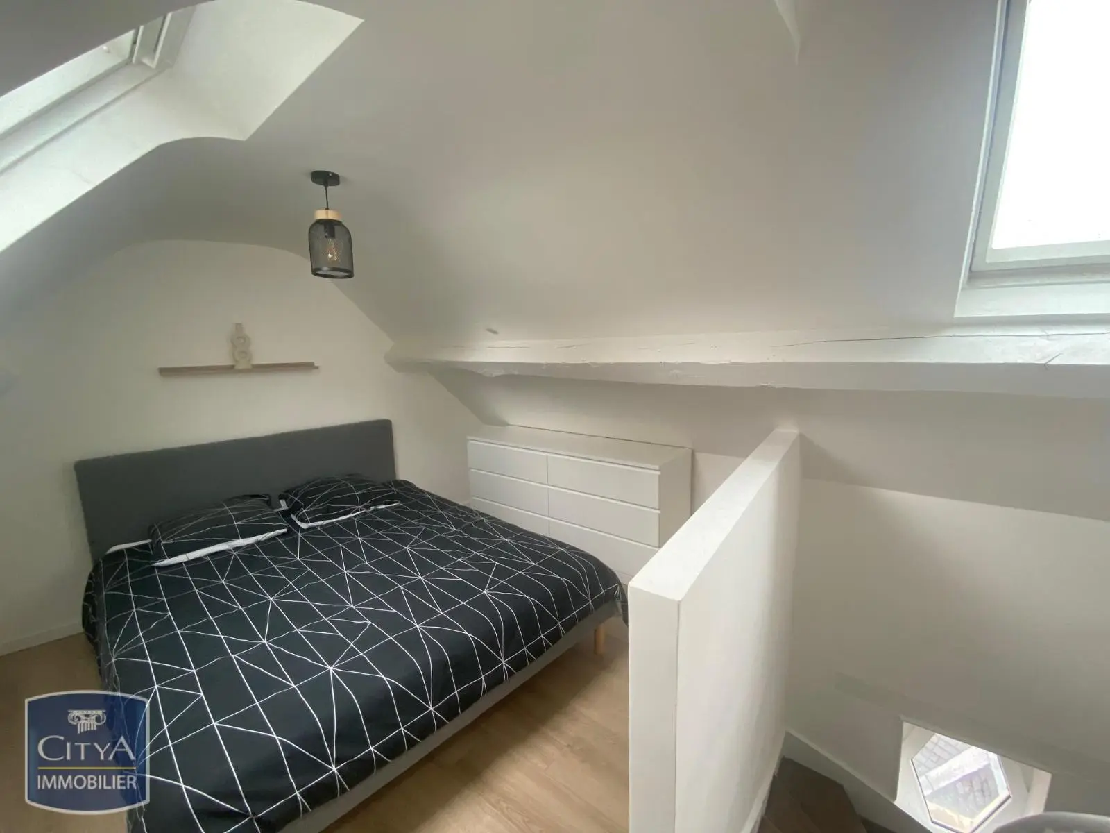 DUPLEX T1 BIS MEUBLE TOUTES CHARGES COMPRISES