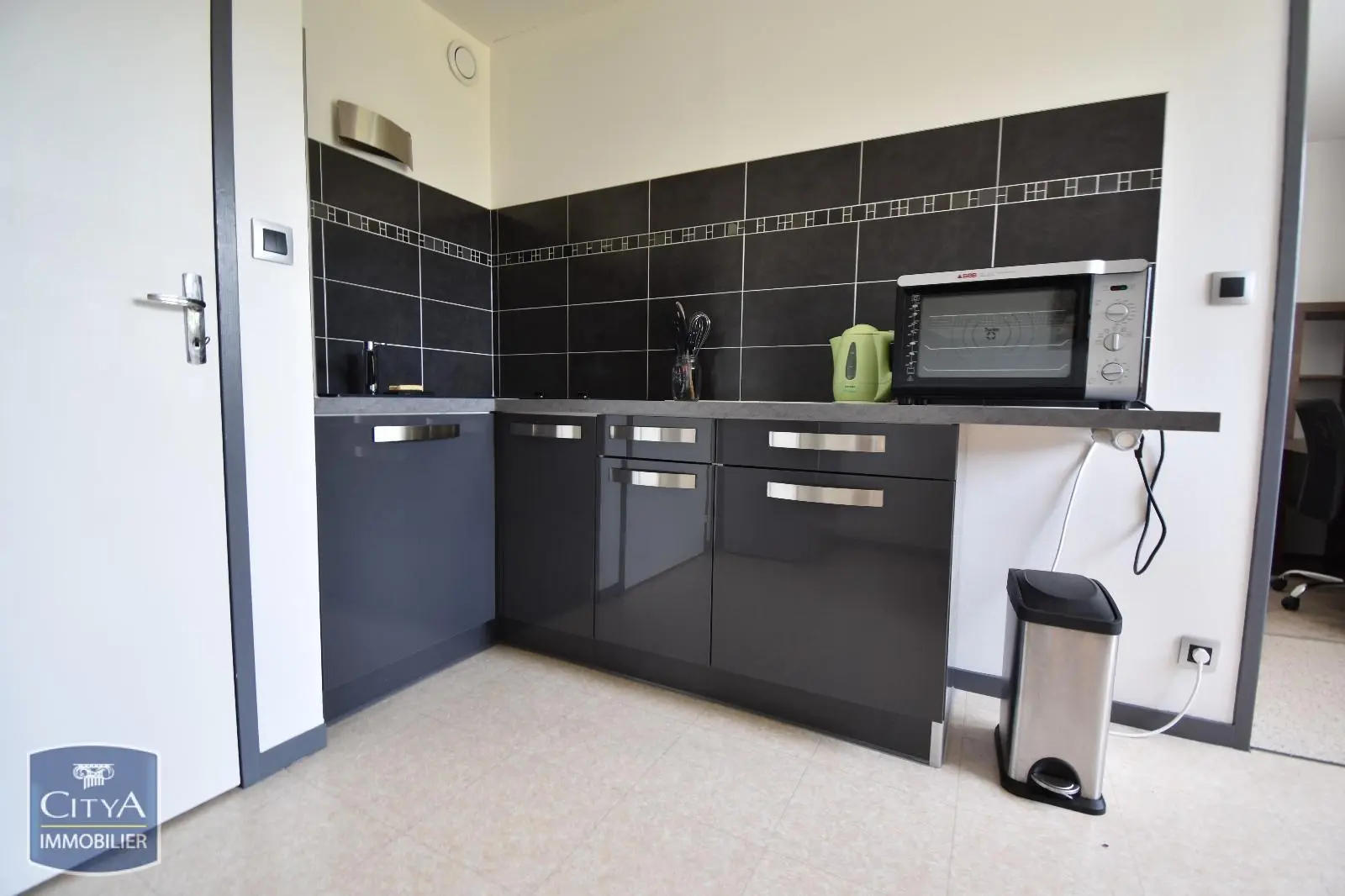 Photo 1 Appartement 1 pièce 31.72m²