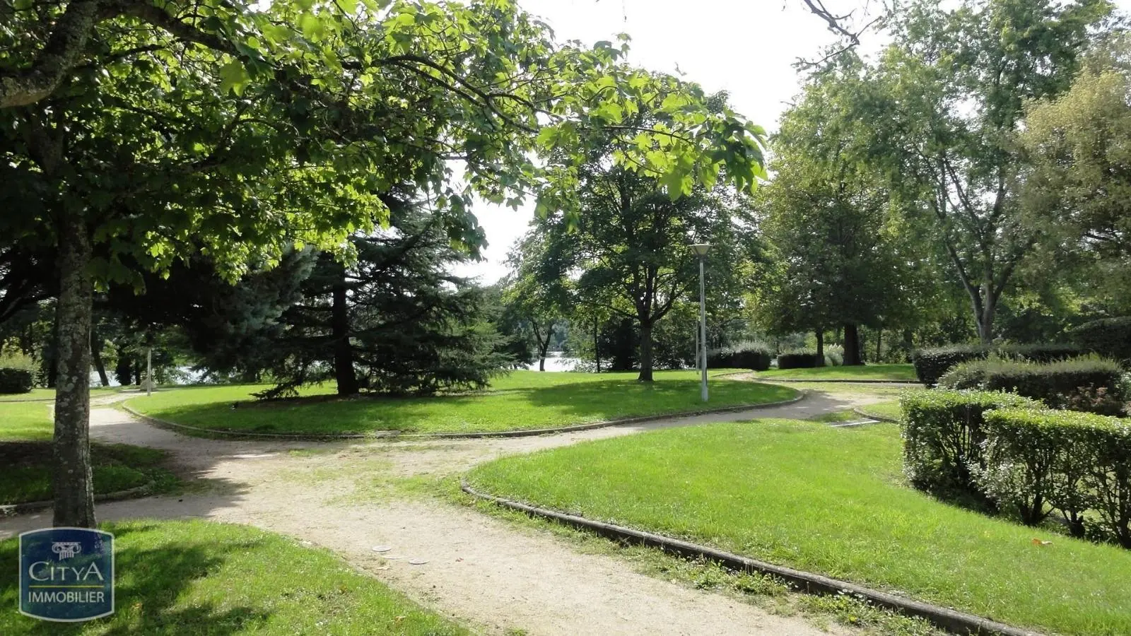 T2 MEUBLE  L EPAU PARKING