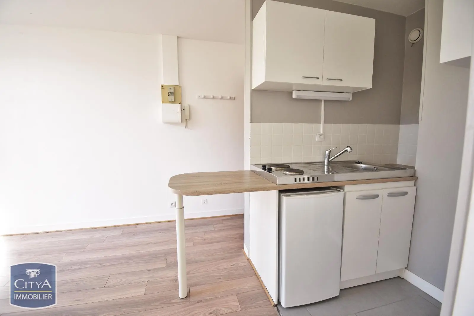 Photo 1 Appartement 1 pièce 21.59m²