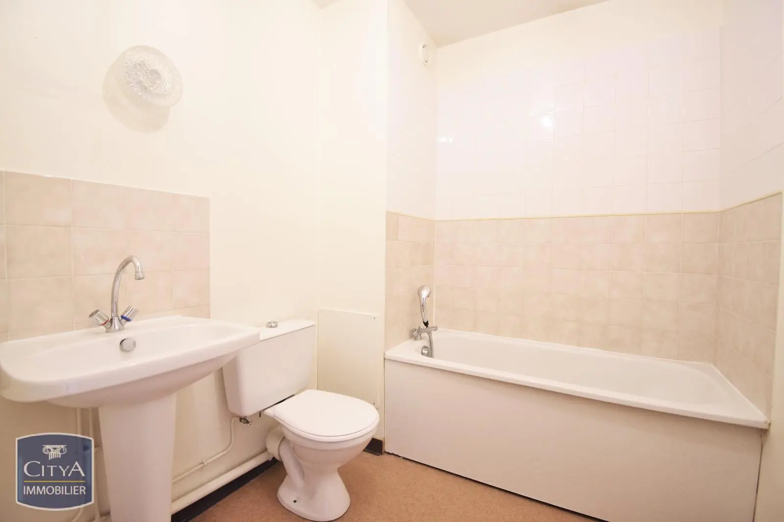 Photo 3 Appartement 1 pièce 31.64m²