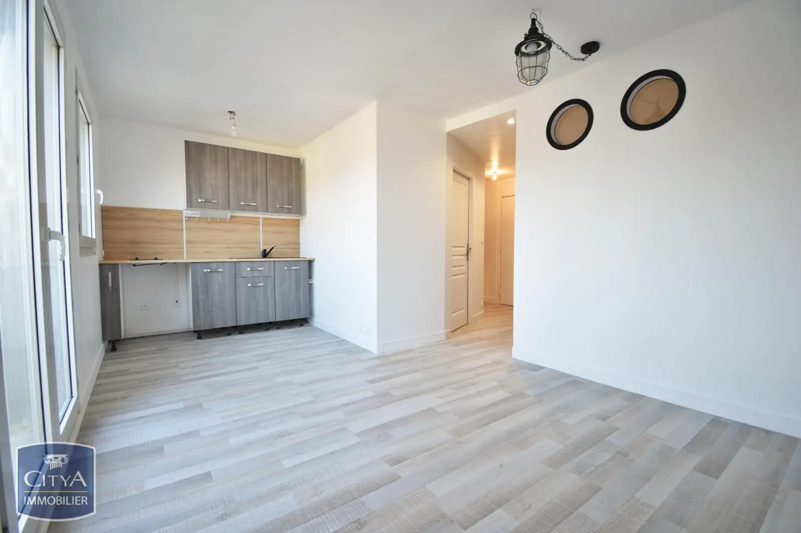 Photo 2 Appartement 1 pièce 32.21m²