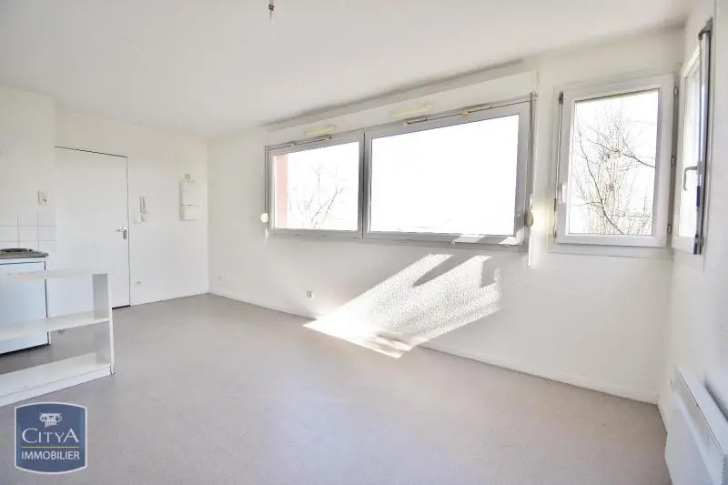 Photo 2 Appartement 1 pièce 23.66m²