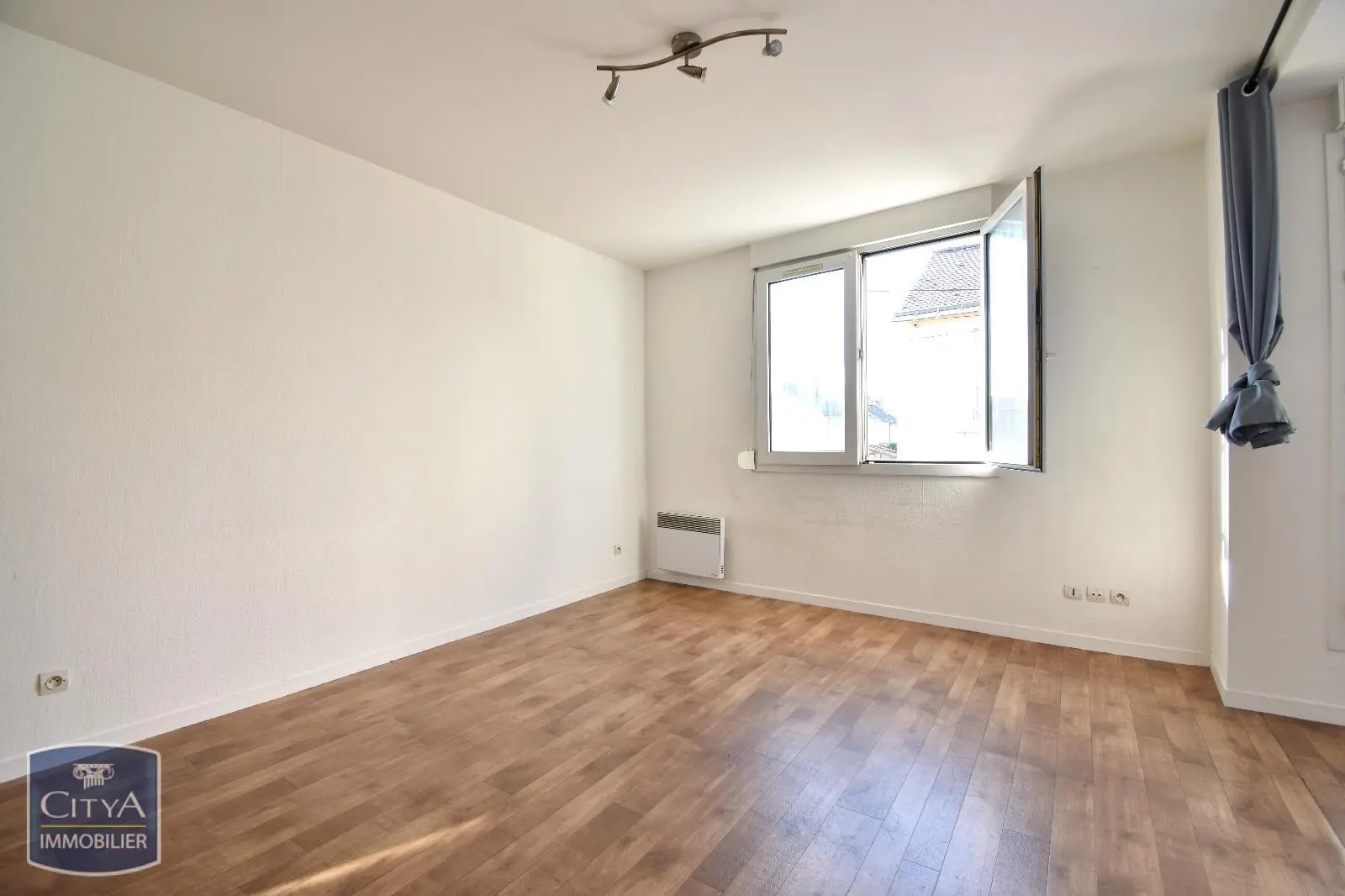 Photo 2 Appartement 1 pièce 32.68m²