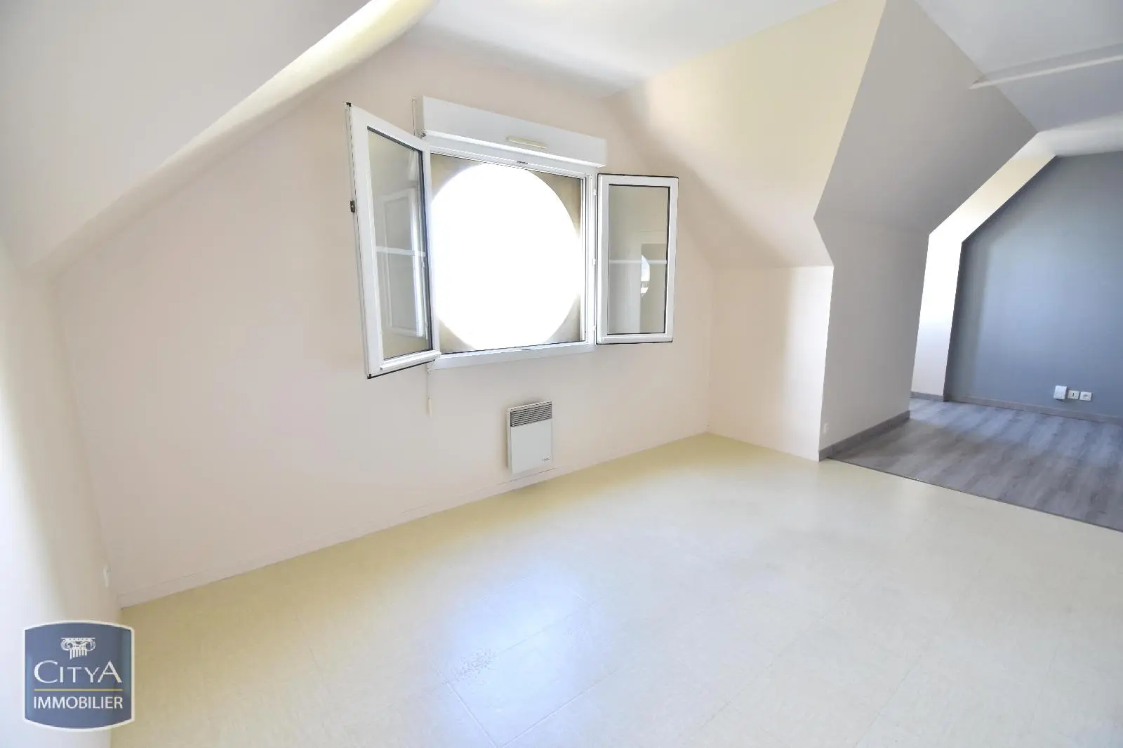 Photo 2 Appartement 1 pièce 32.33m²