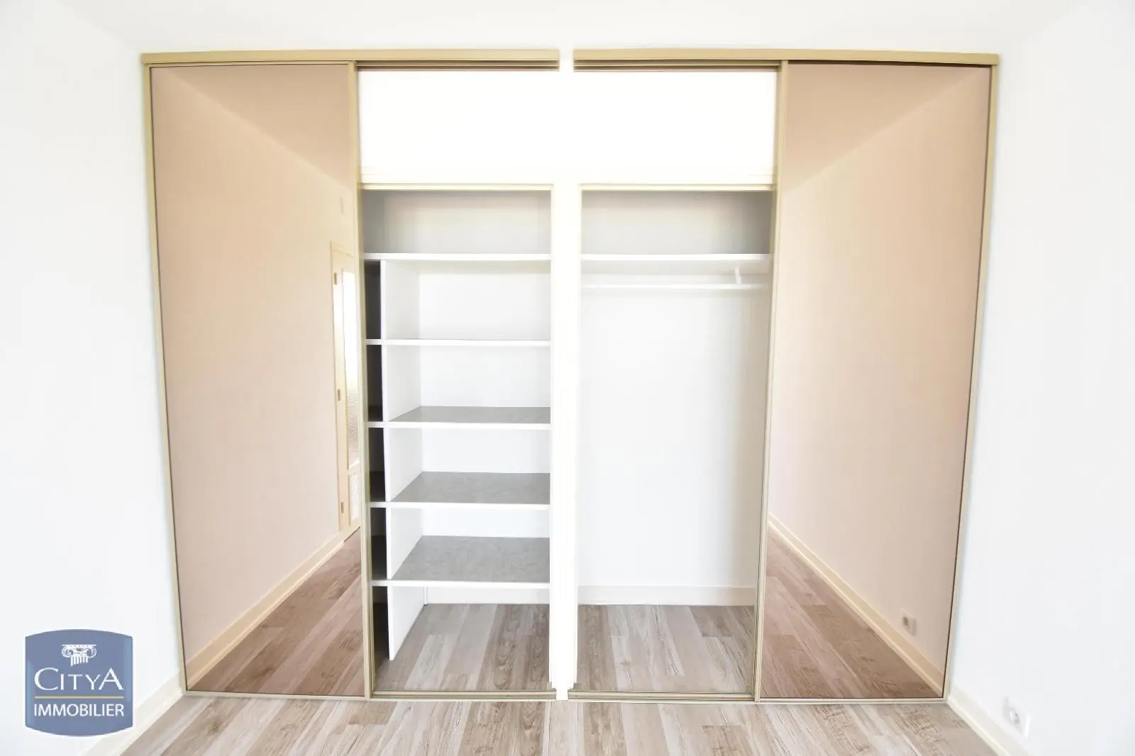 Photo 3 Appartement 1 pièce 30.24m²