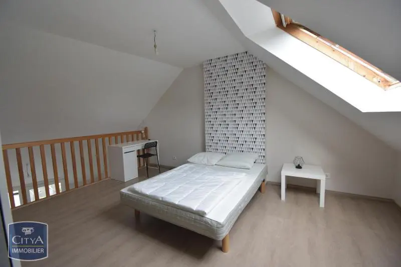 A LOUER T2 MEUBLEE DUPLEX PARKING