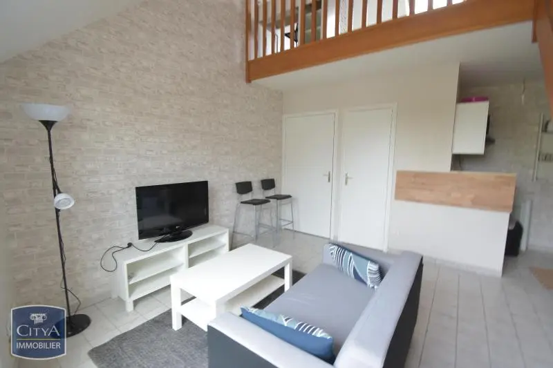 A LOUER T2 MEUBLEE DUPLEX PARKING