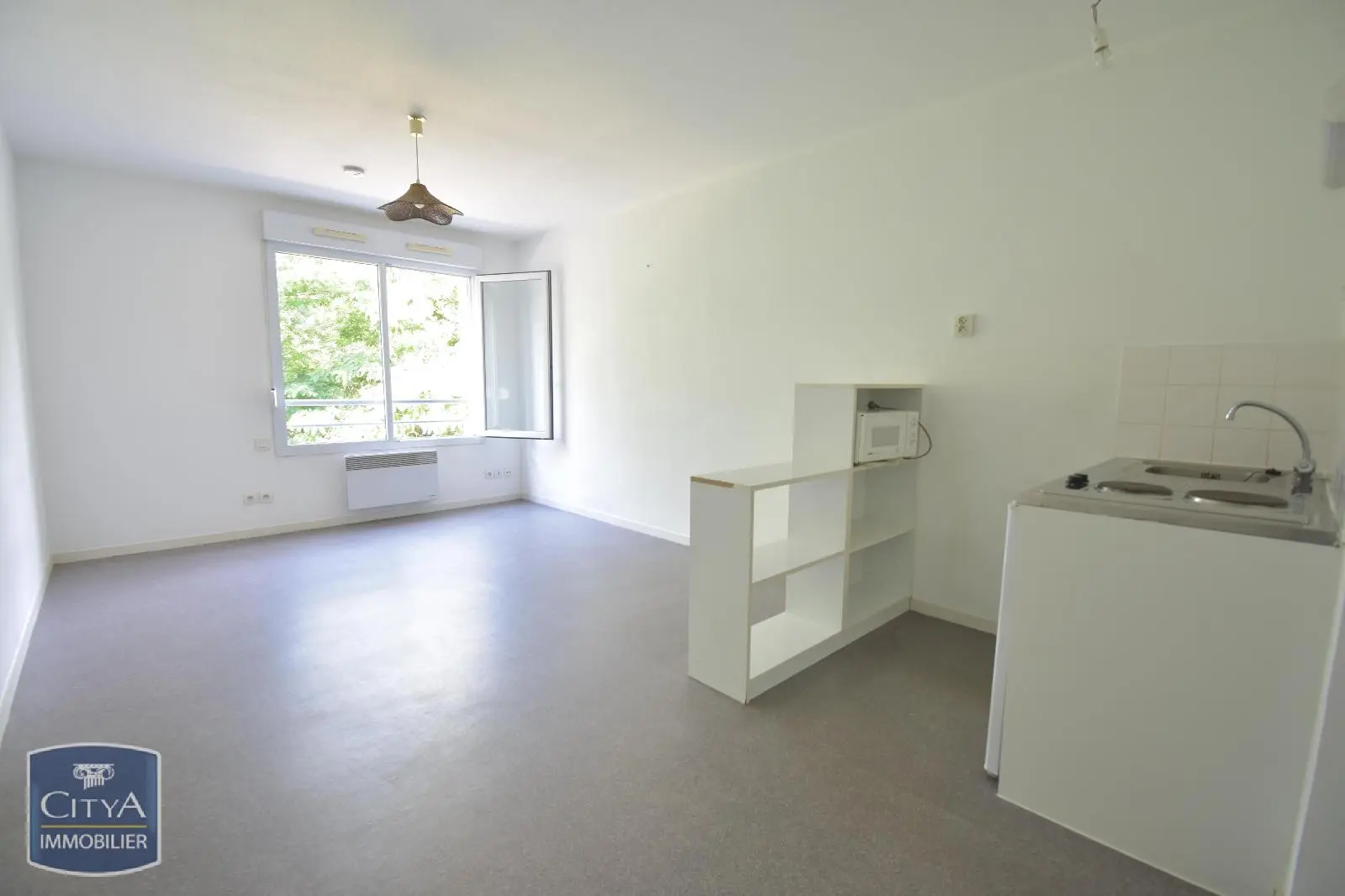 Photo 1 Appartement 1 pièce 24.43m²