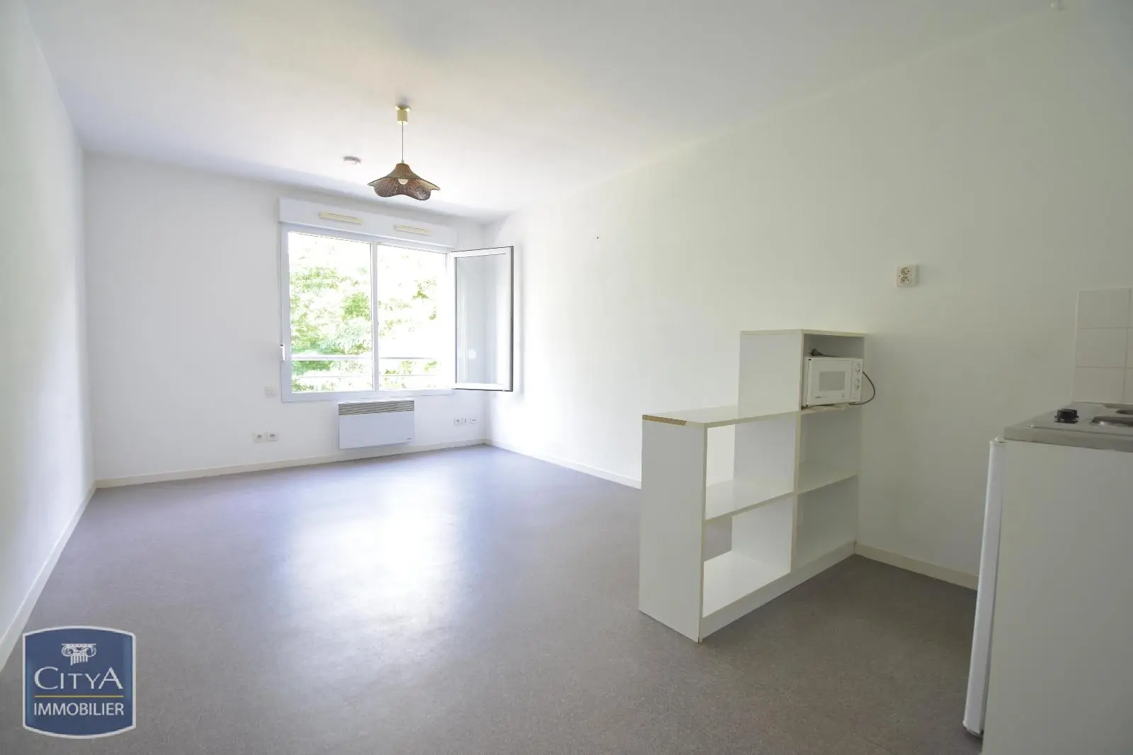 Photo 2 Appartement 1 pièce 24.43m²