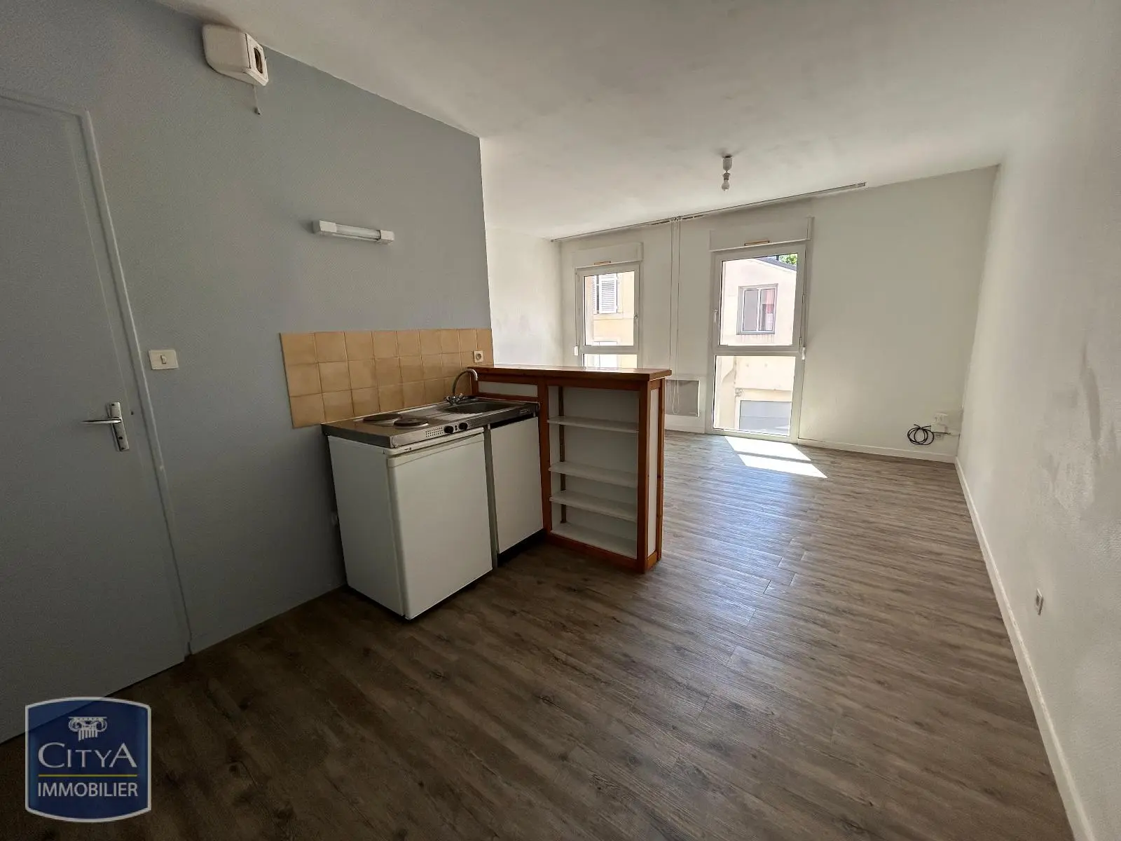 Photo 2 Appartement 1 pièce 27.88m²